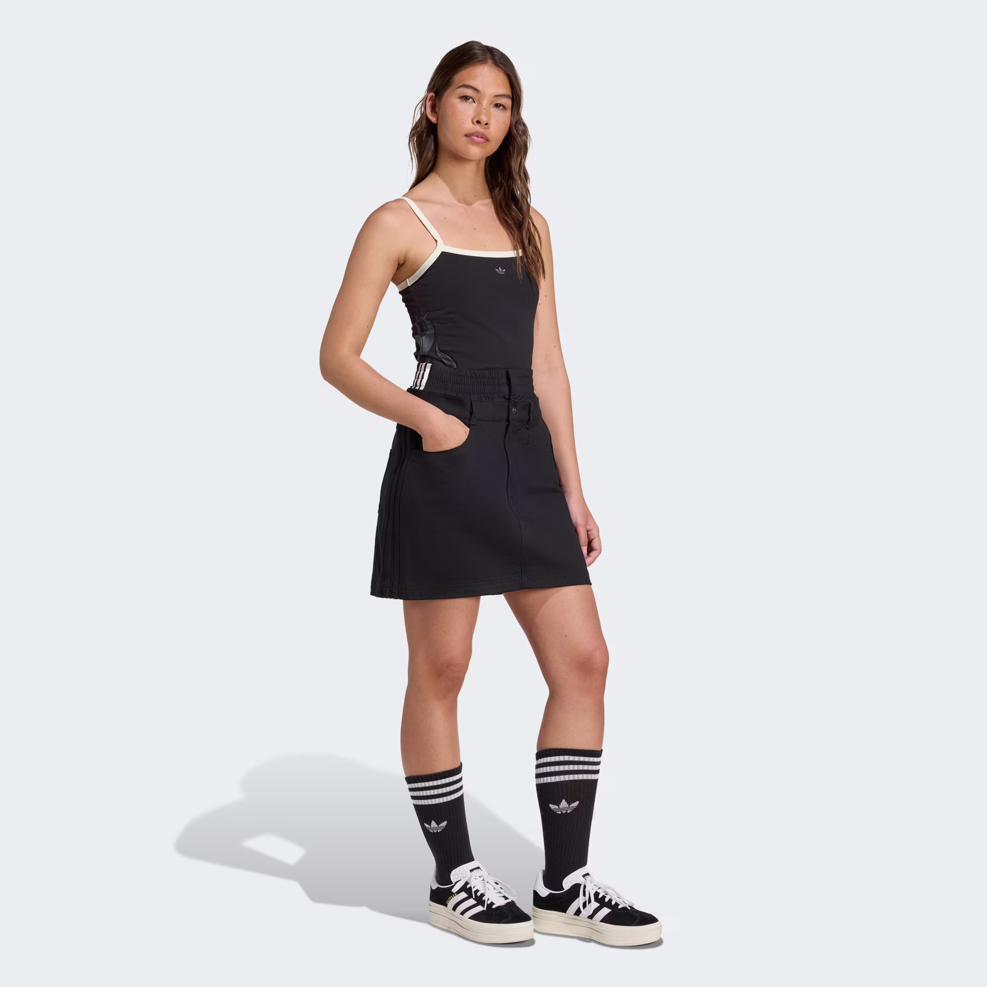 ქალის შორტი