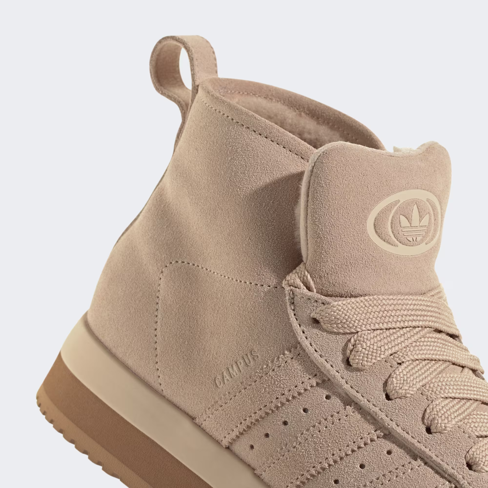 ქალის სპორტული ფეხსაცმელი