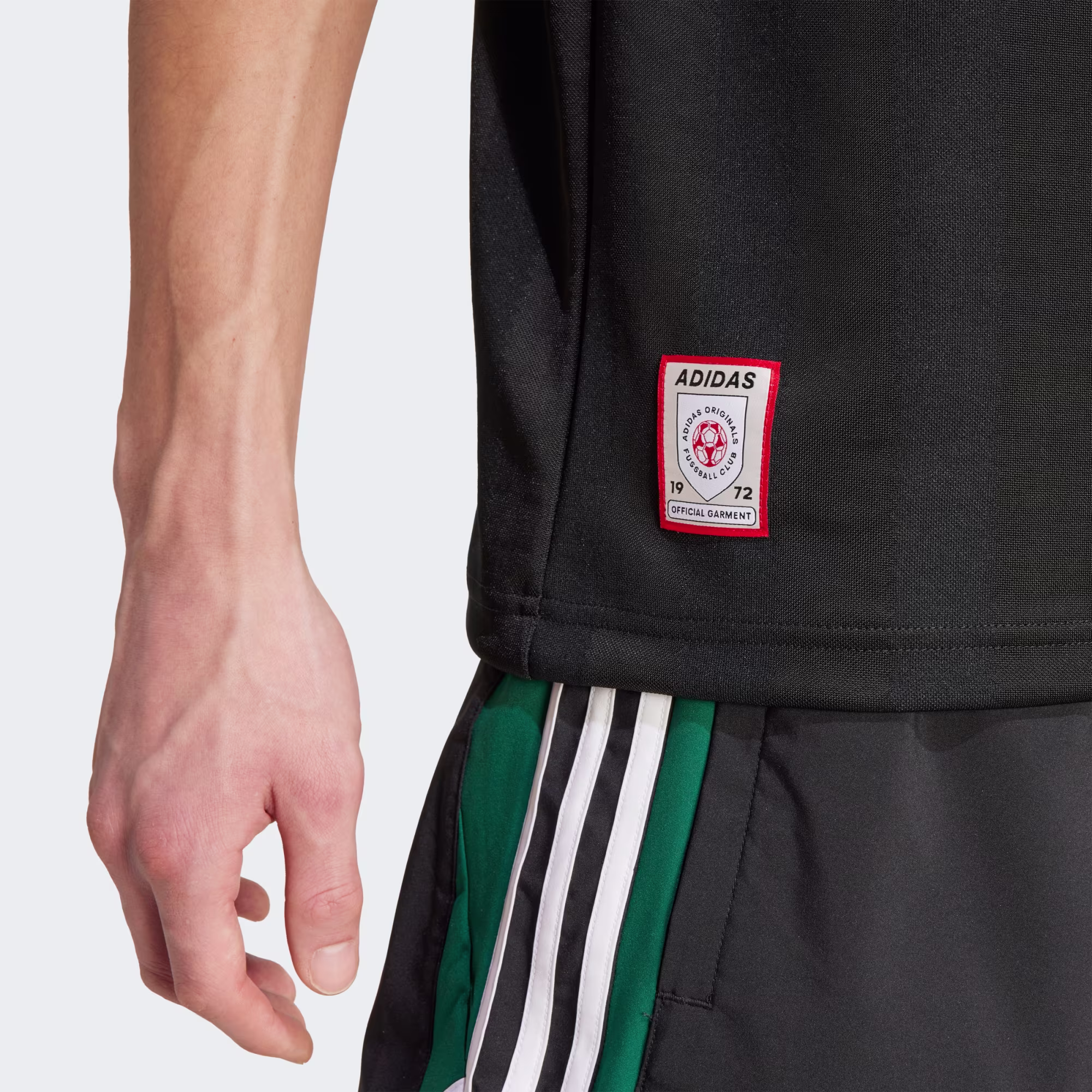 Adidas მამაკაცის მაისური