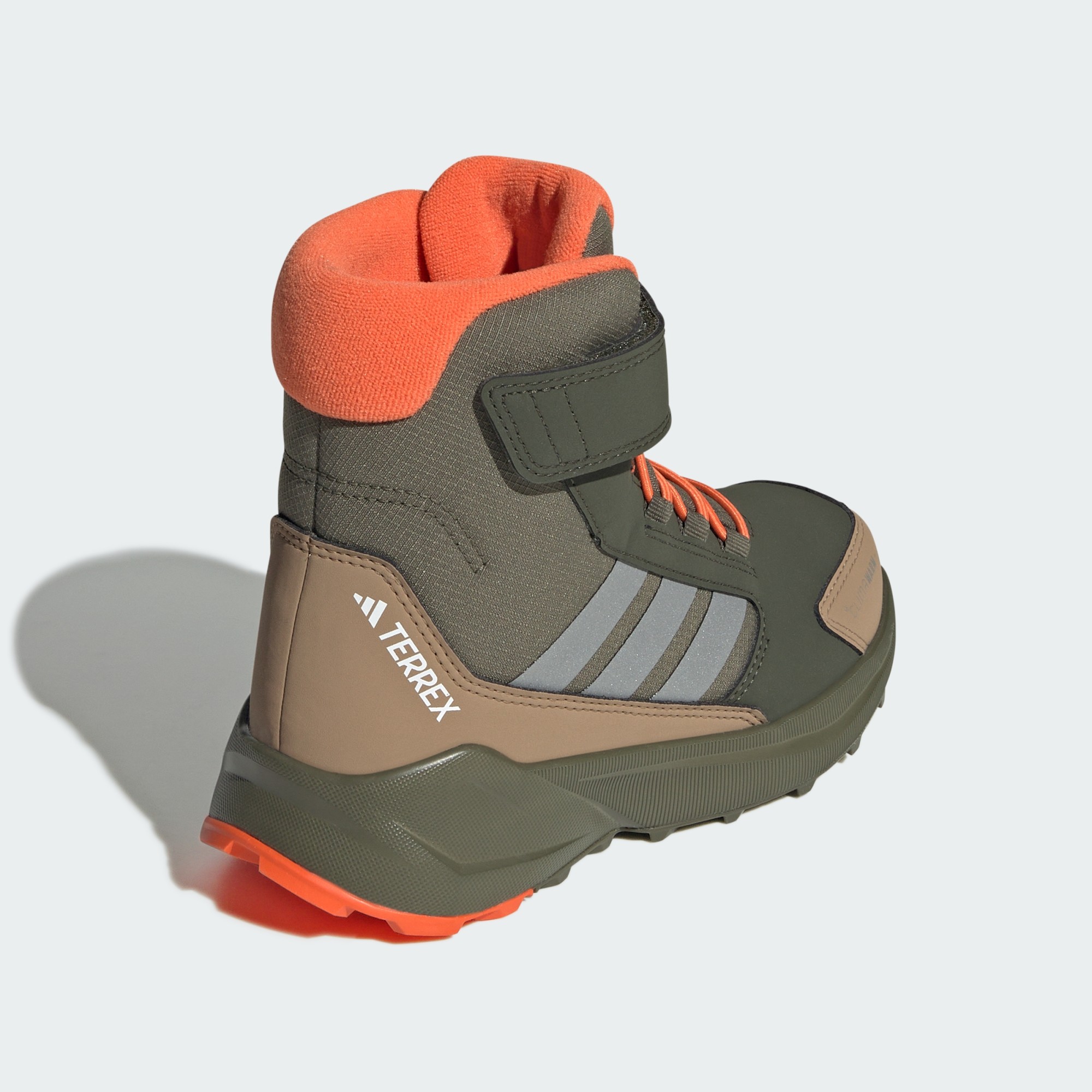 ბავშვის სპორტული ფეხსაცმელი