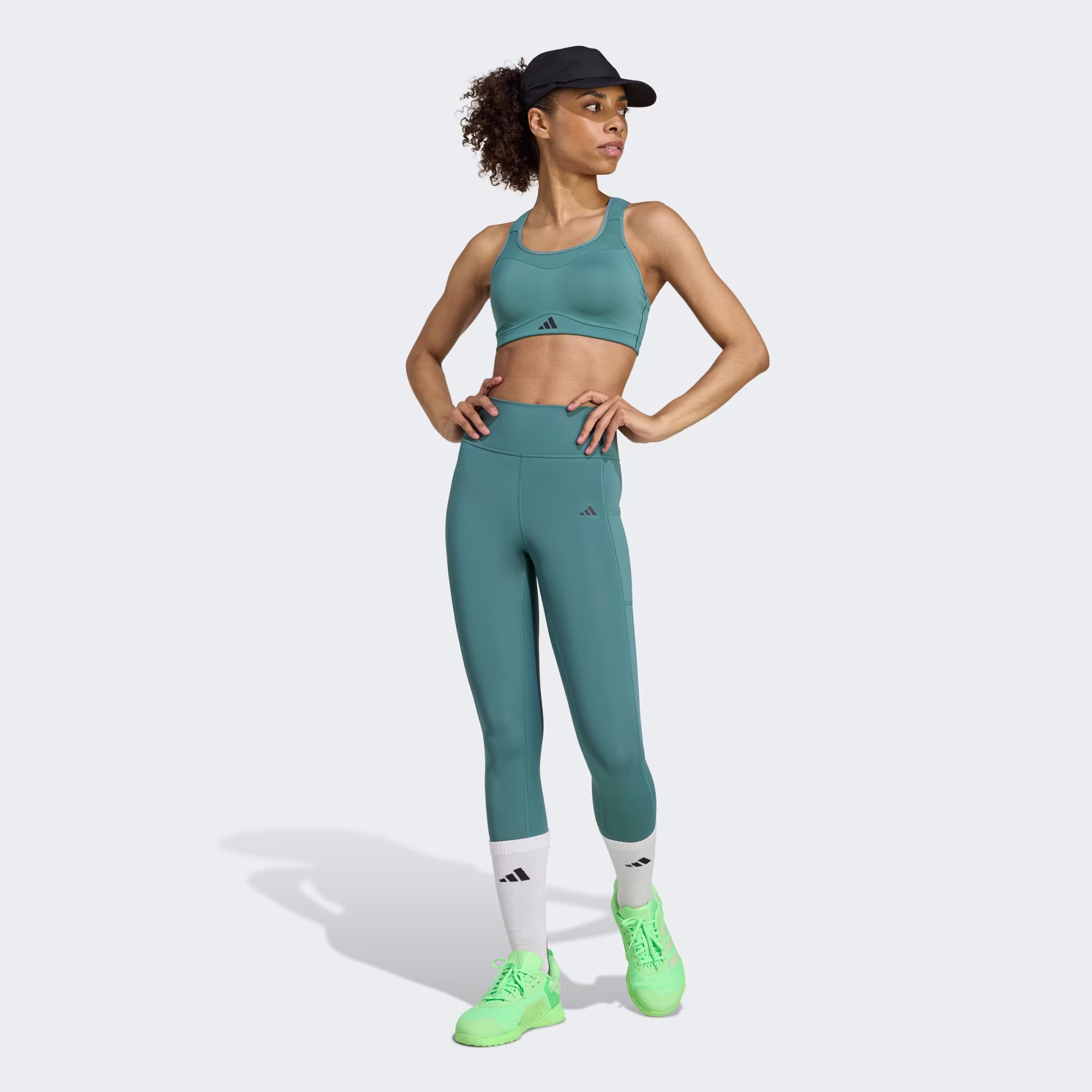 ქალის მაისური