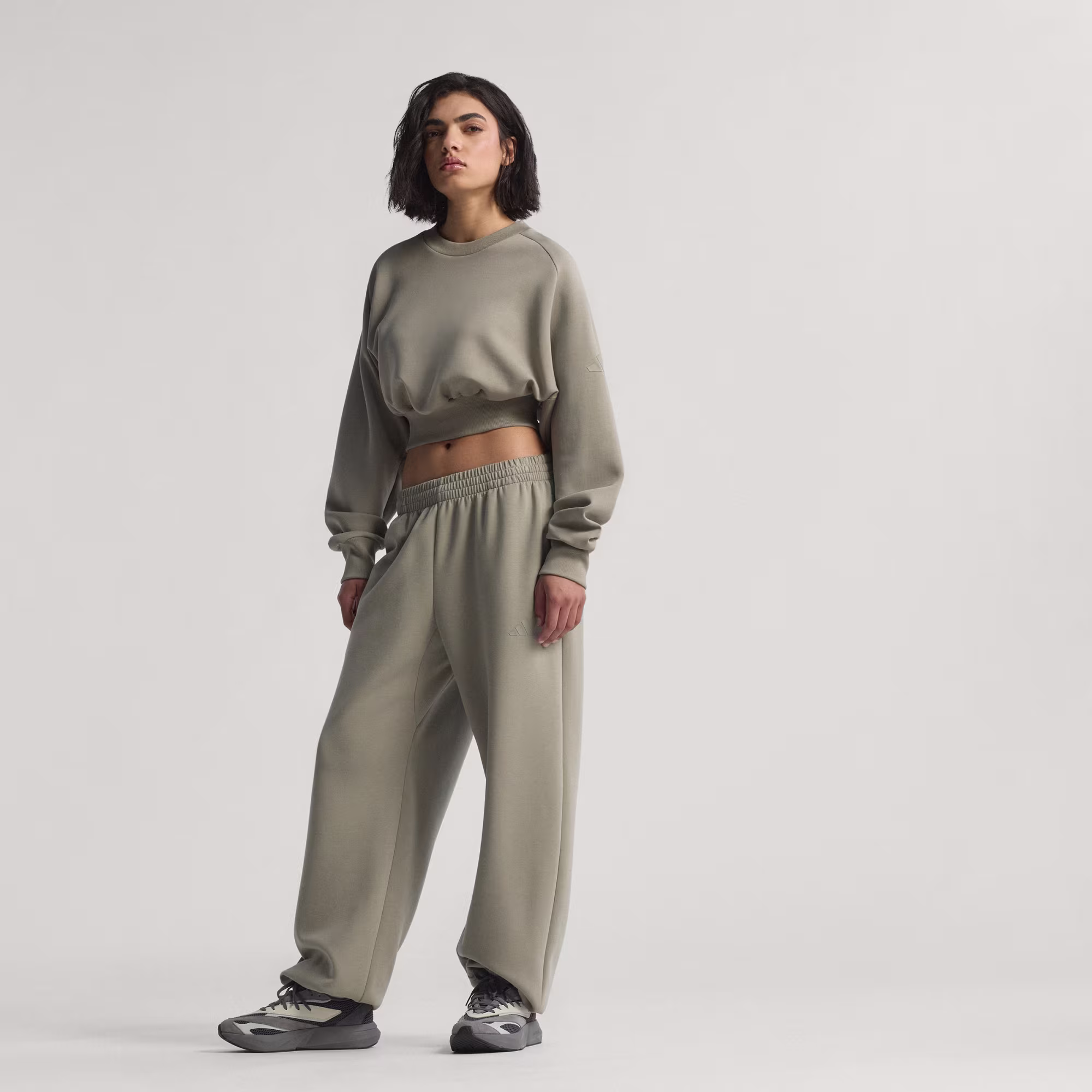 Adidas ქალის ჯემპრი