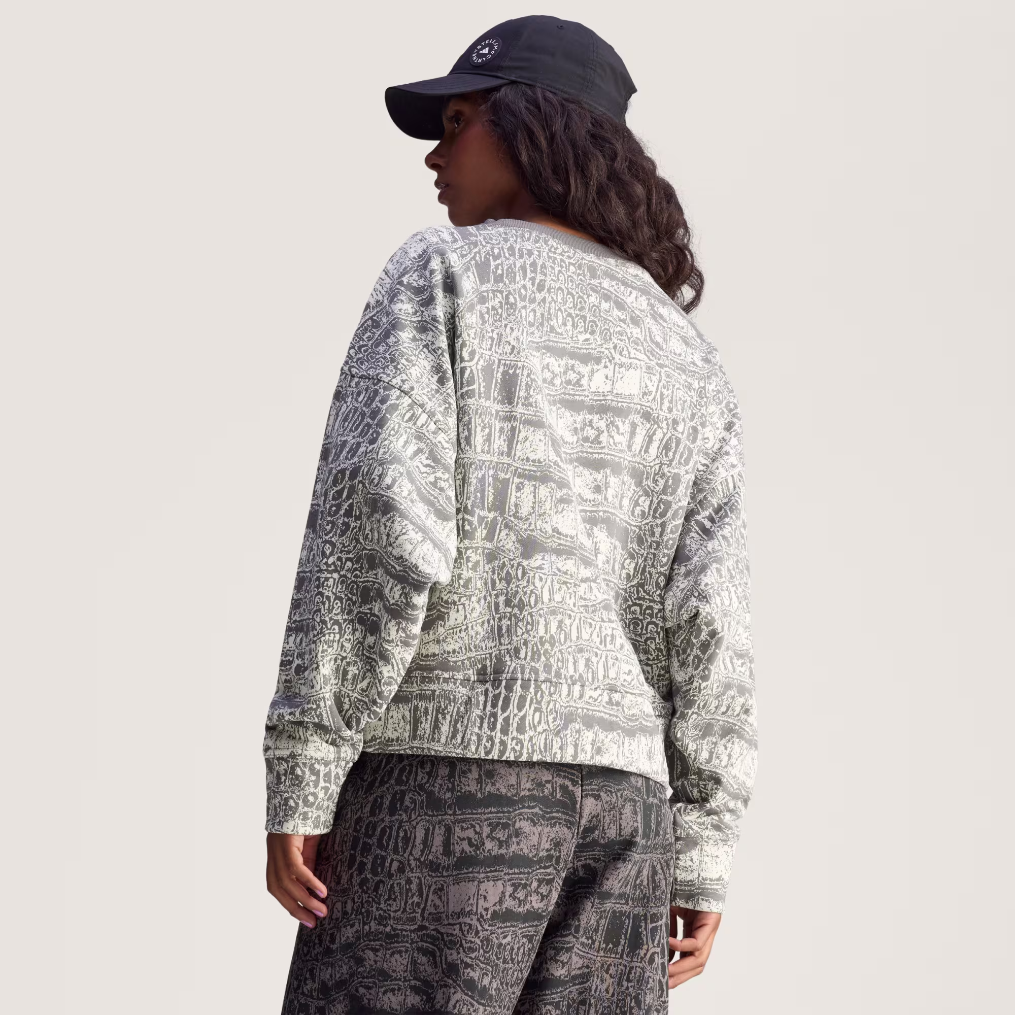 ქალის ჯემპრი