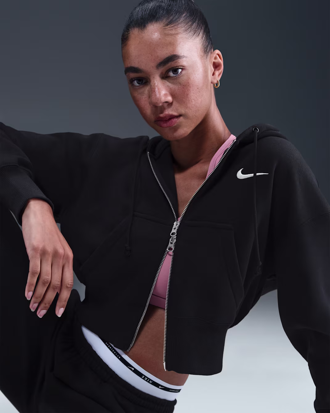Nike ქალის ჯემპრი