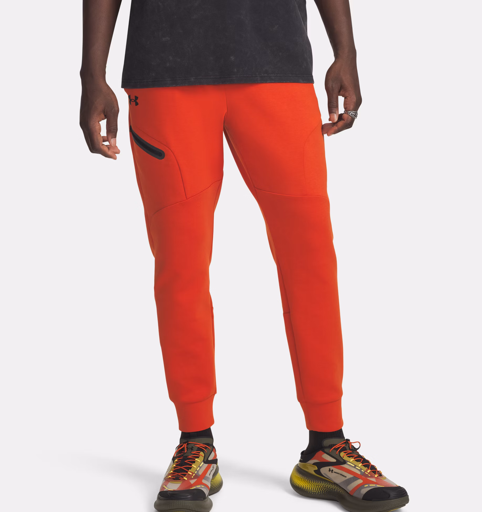 Under Armour მამაკაცის სპორტული შარვალი