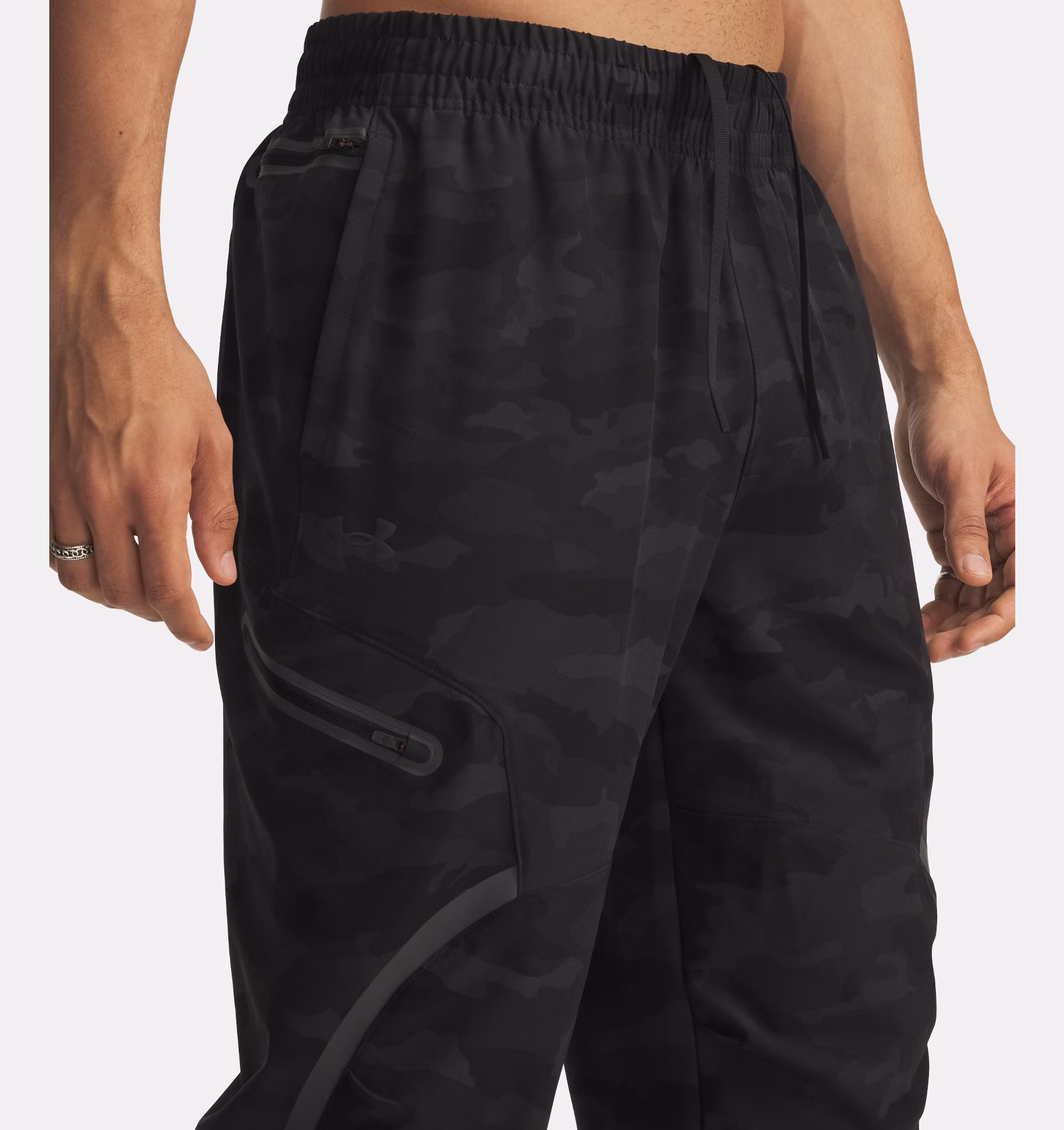 Under Armour მამაკაცის სპორტული შარვალი