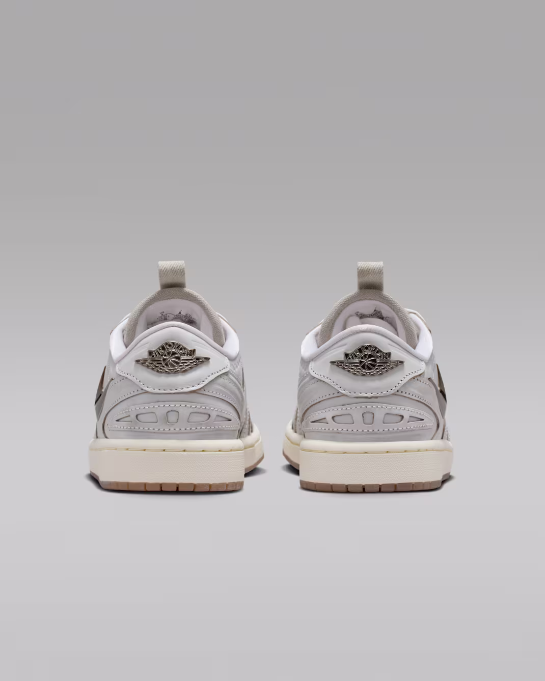 ქალის სპორტული ფეხსაცმელი