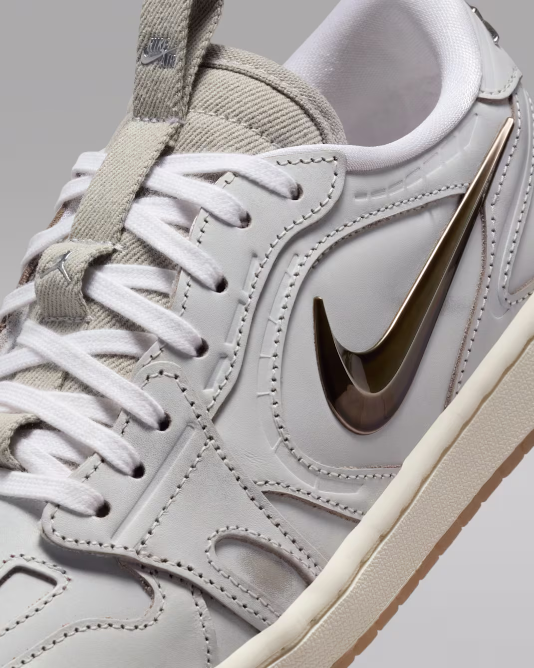 ქალის სპორტული ფეხსაცმელი