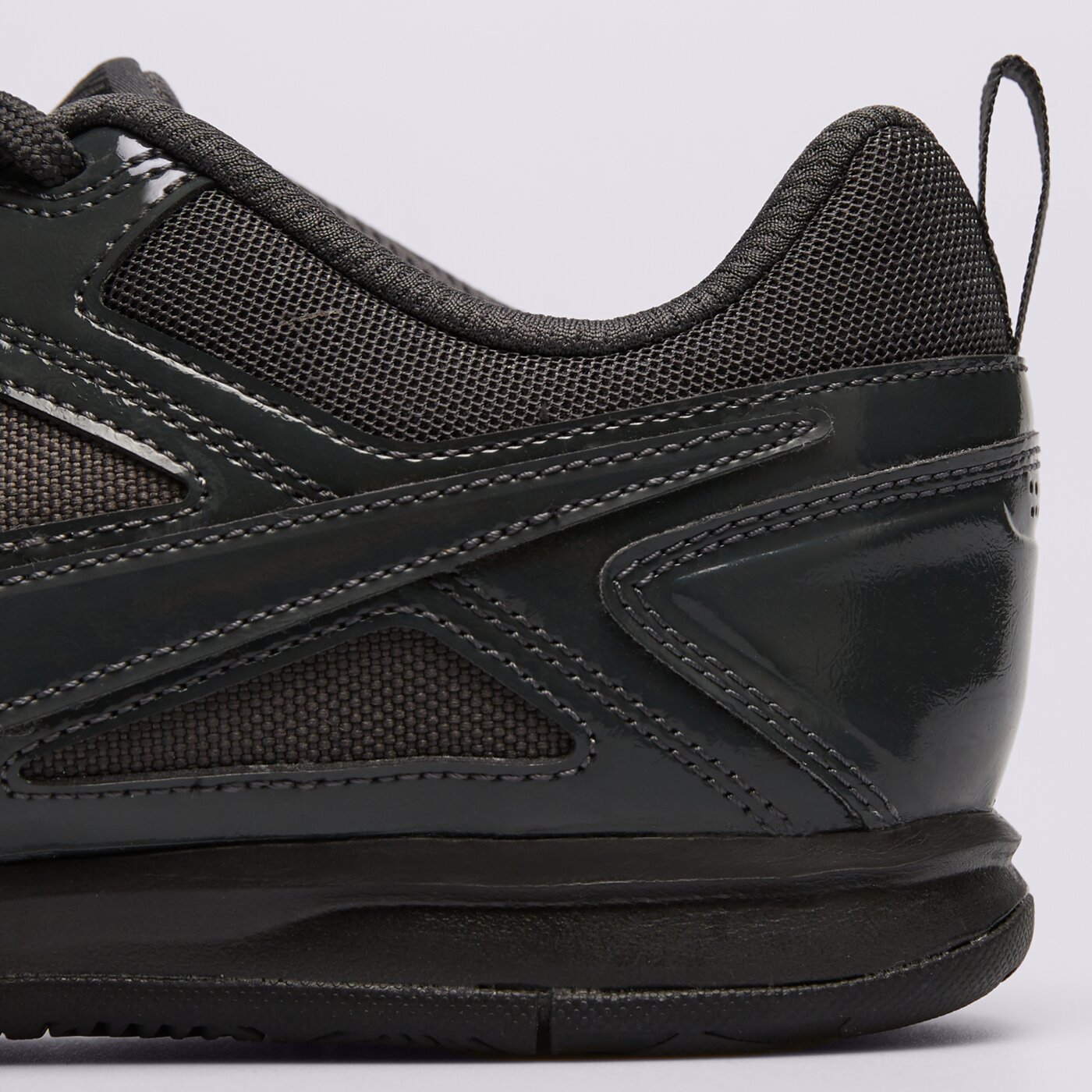 ბავშვის სპორტული ფეხსაცმელი