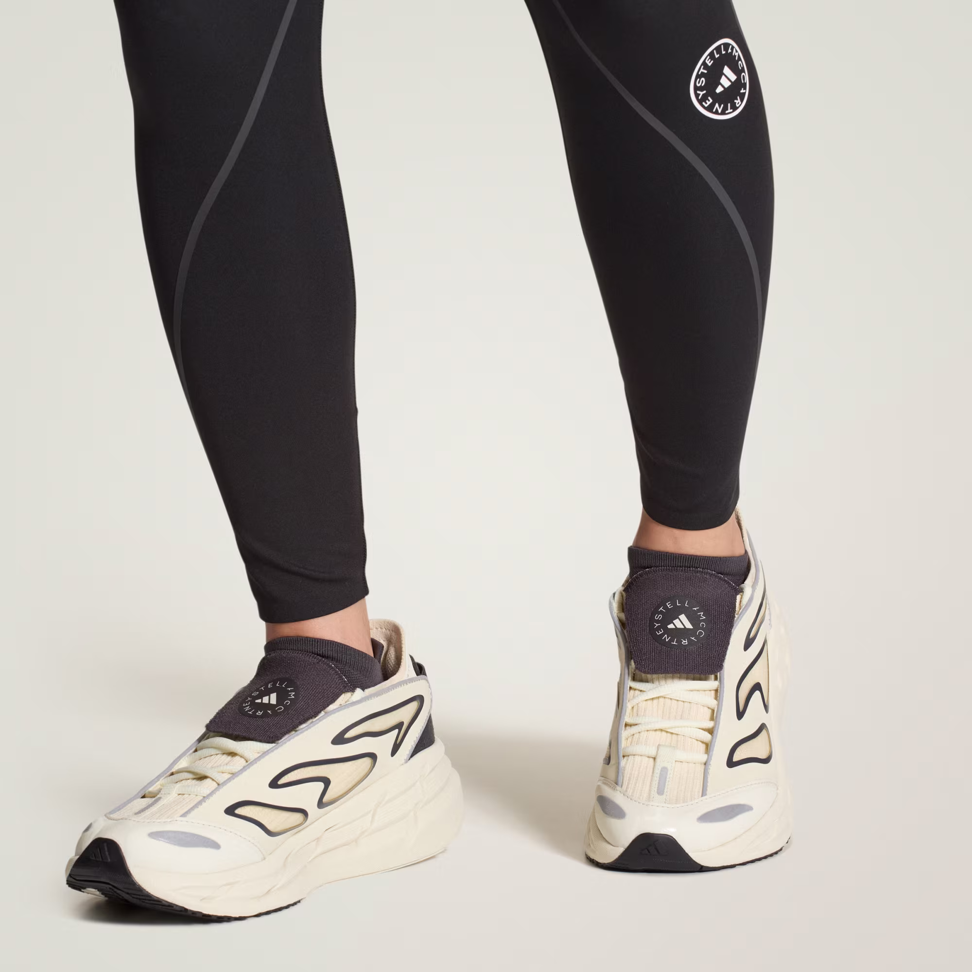 ქალის სპორტული ფეხსაცმელი