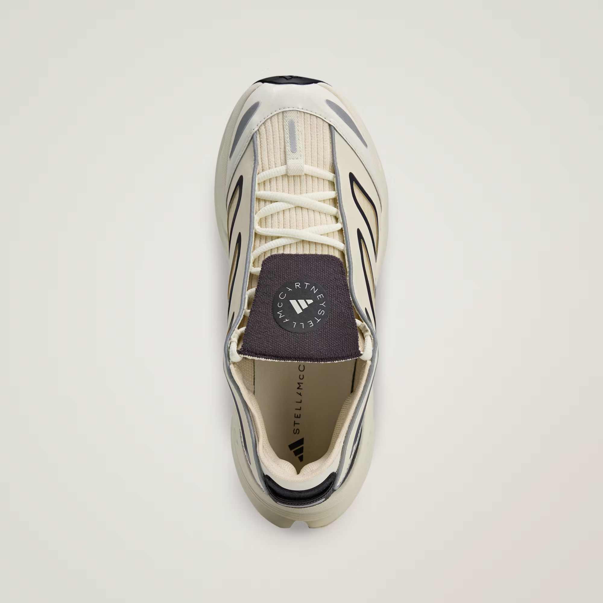 ქალის სპორტული ფეხსაცმელი