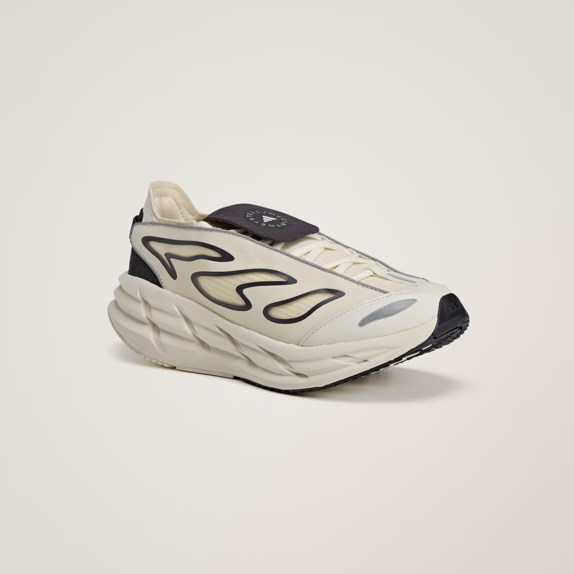 ქალის სპორტული ფეხსაცმელი