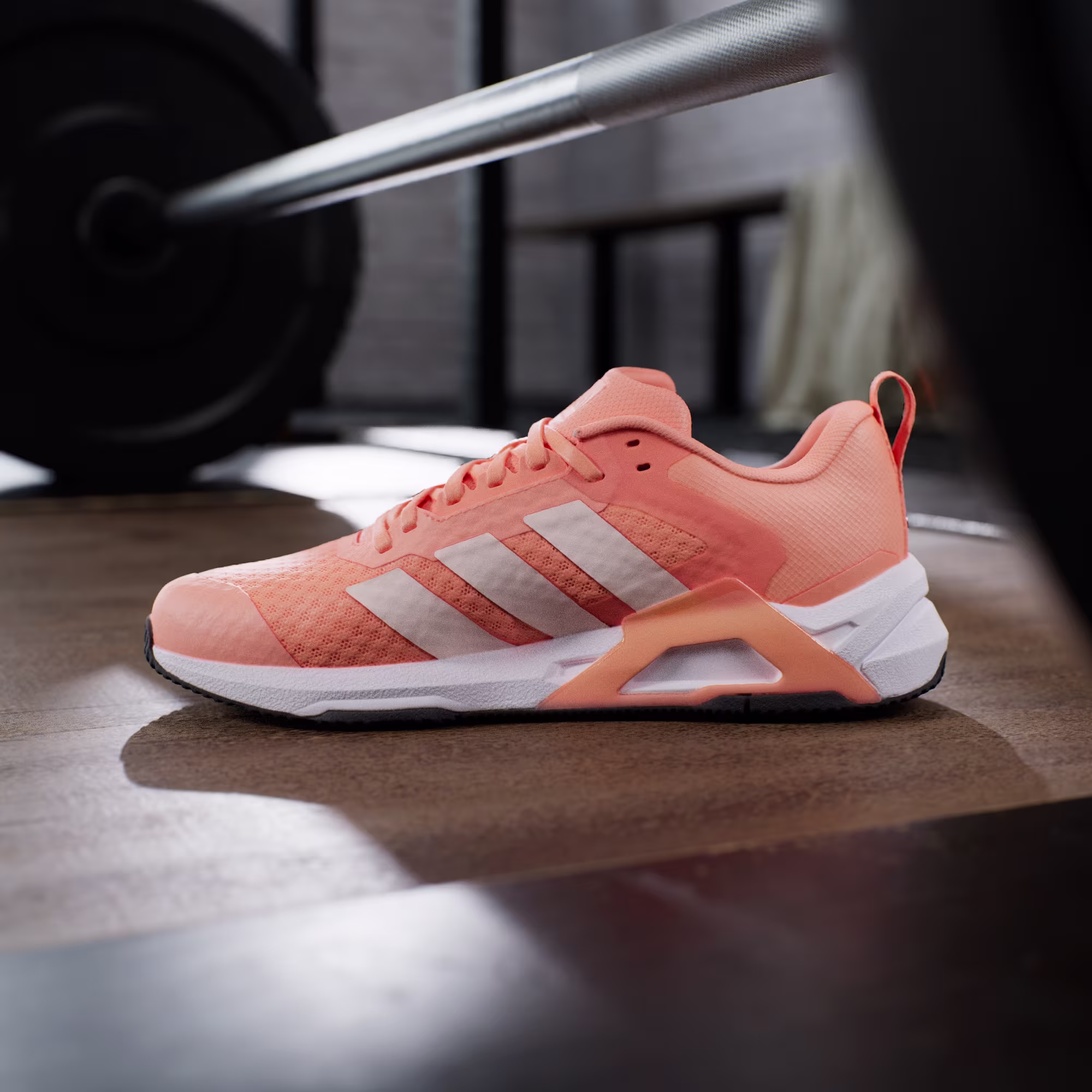 ქალის სპორტული ფეხსაცმელი