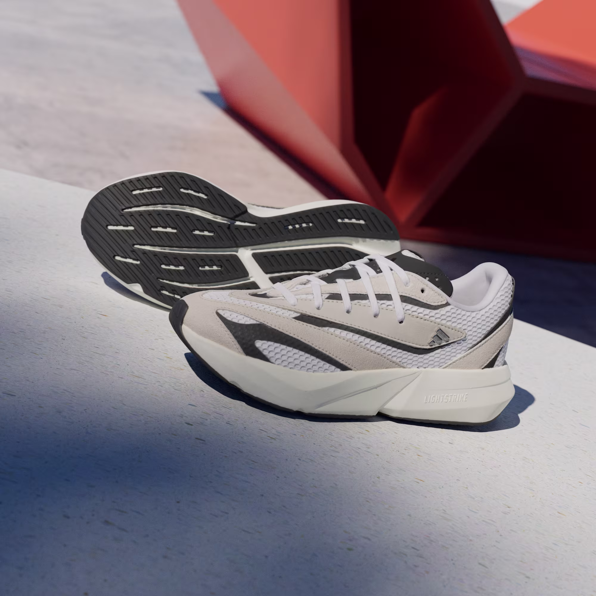 ქალის სპორტული ფეხსაცმელი LIGHTSTRIDE