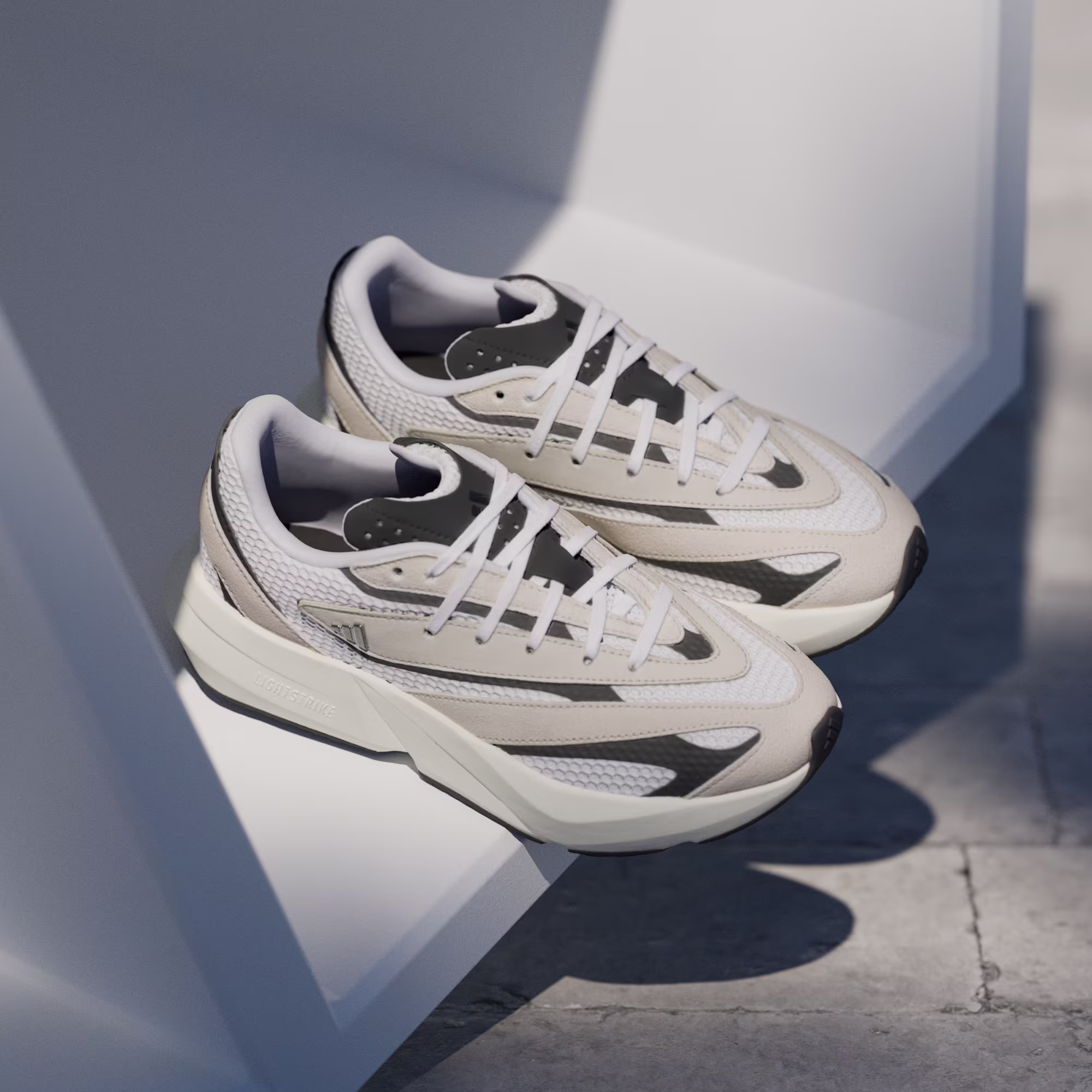 ქალის სპორტული ფეხსაცმელი LIGHTSTRIDE