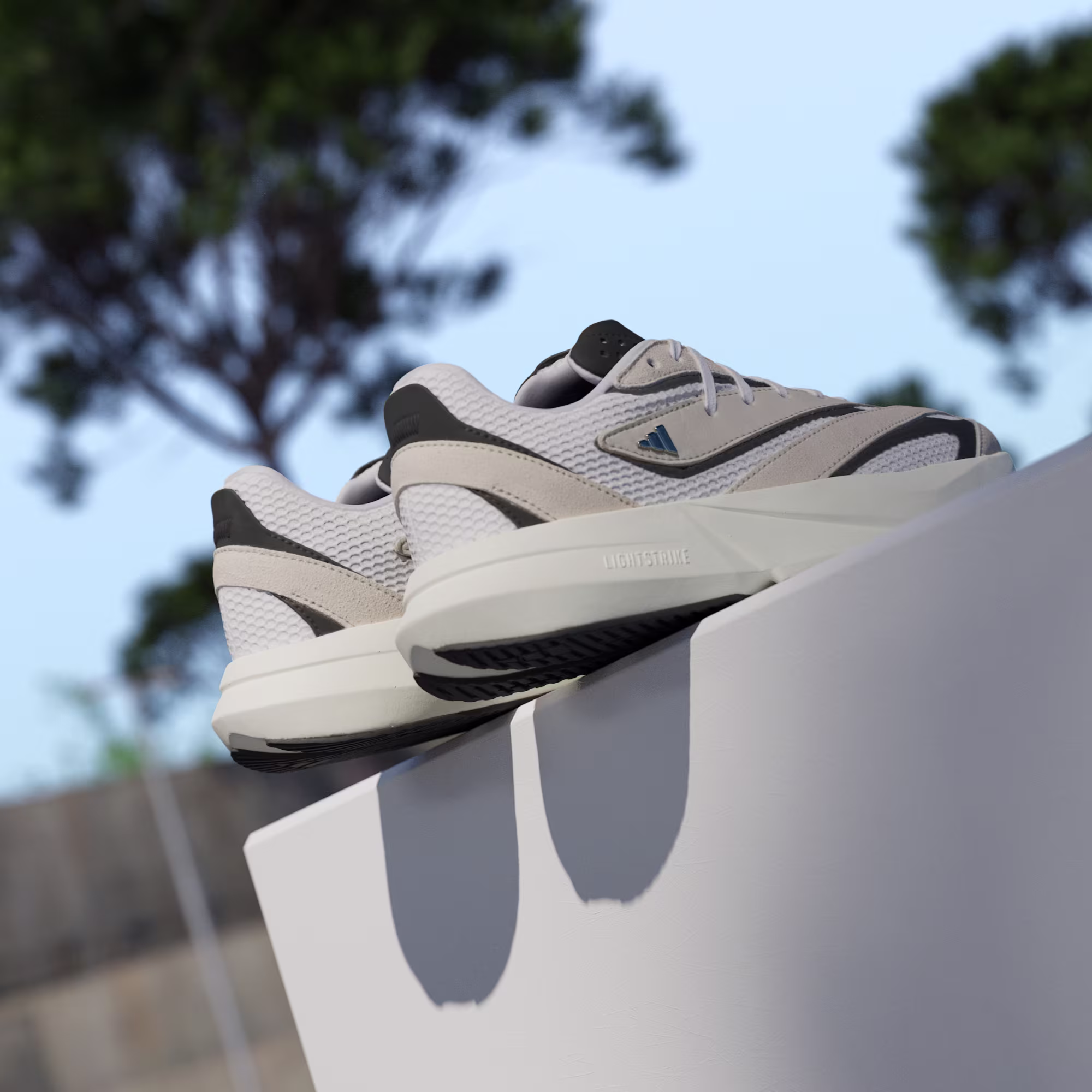 ქალის სპორტული ფეხსაცმელი LIGHTSTRIDE