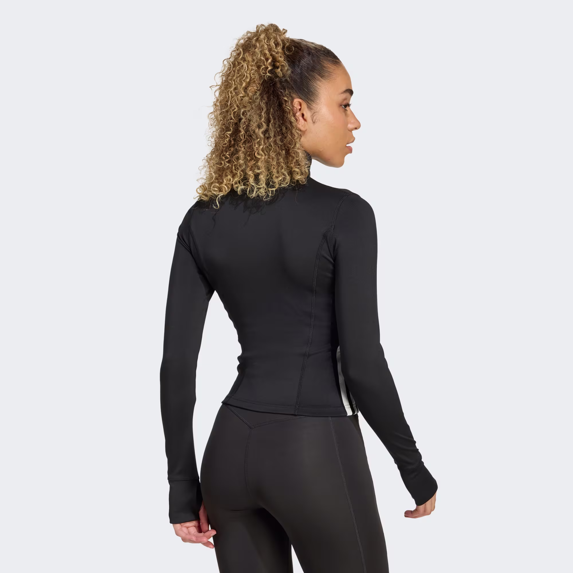 ქალის ჯემპრი