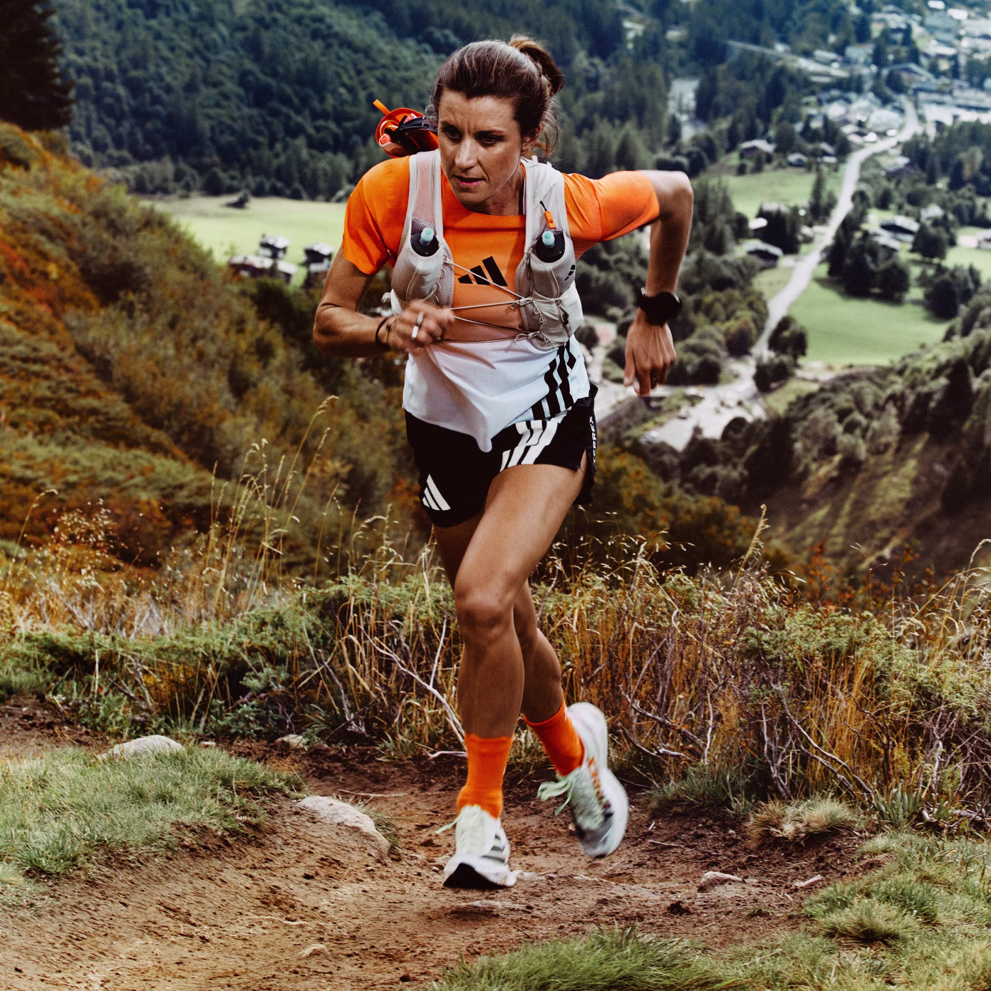 ქალის სპორტული ფეხსაცმელი