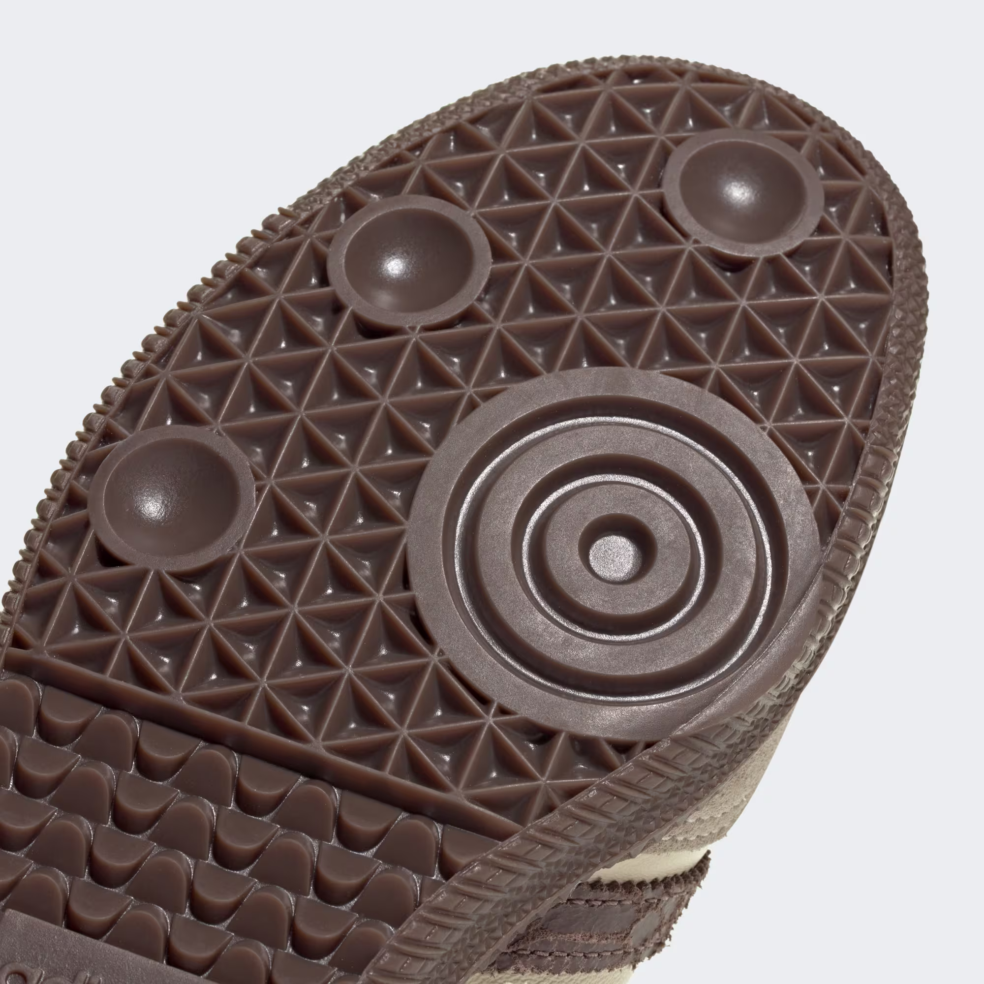 ქალის სპორტული ფეხსაცმელი