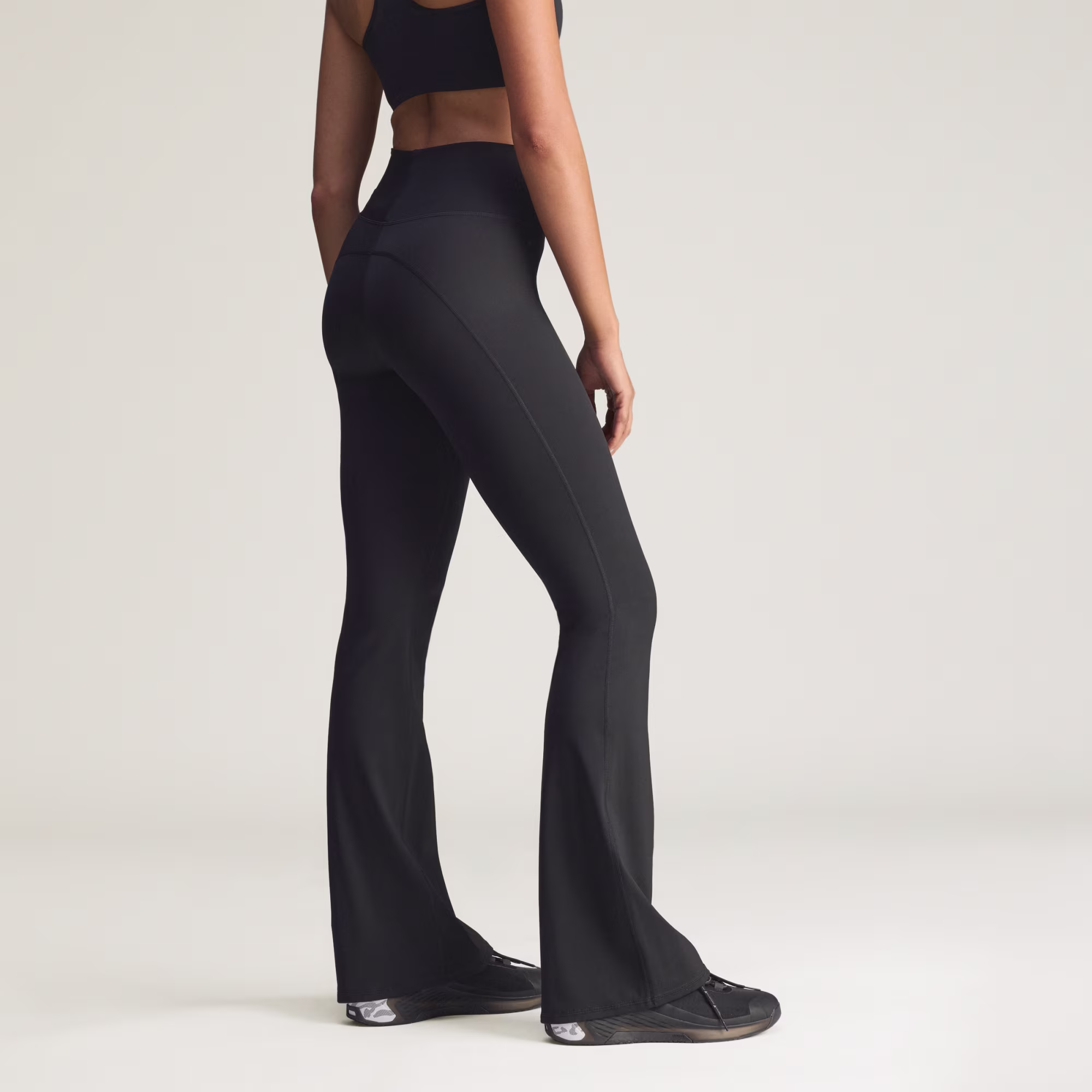 ქალის შარვალი