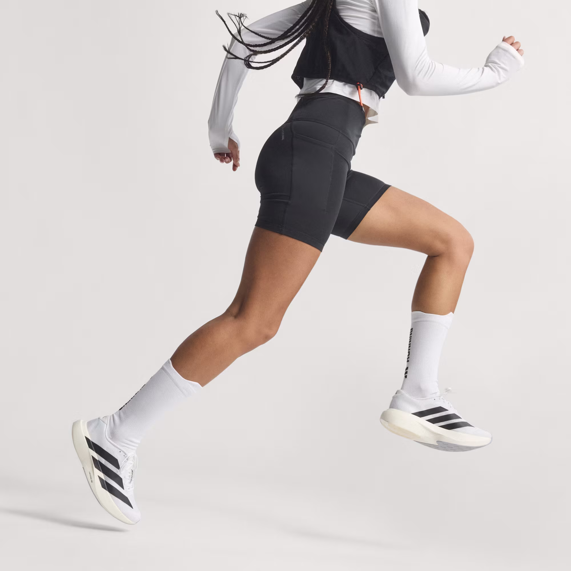 ქალის სპორტული ფეხსაცმელი