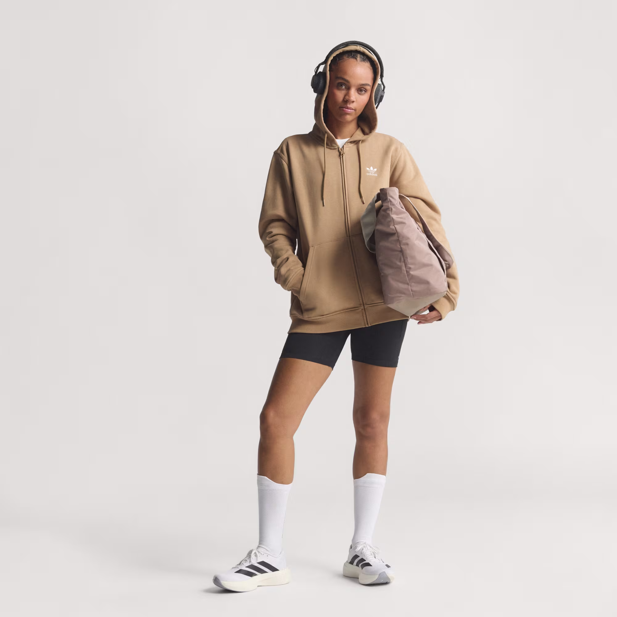 ქალის სპორტული ფეხსაცმელი