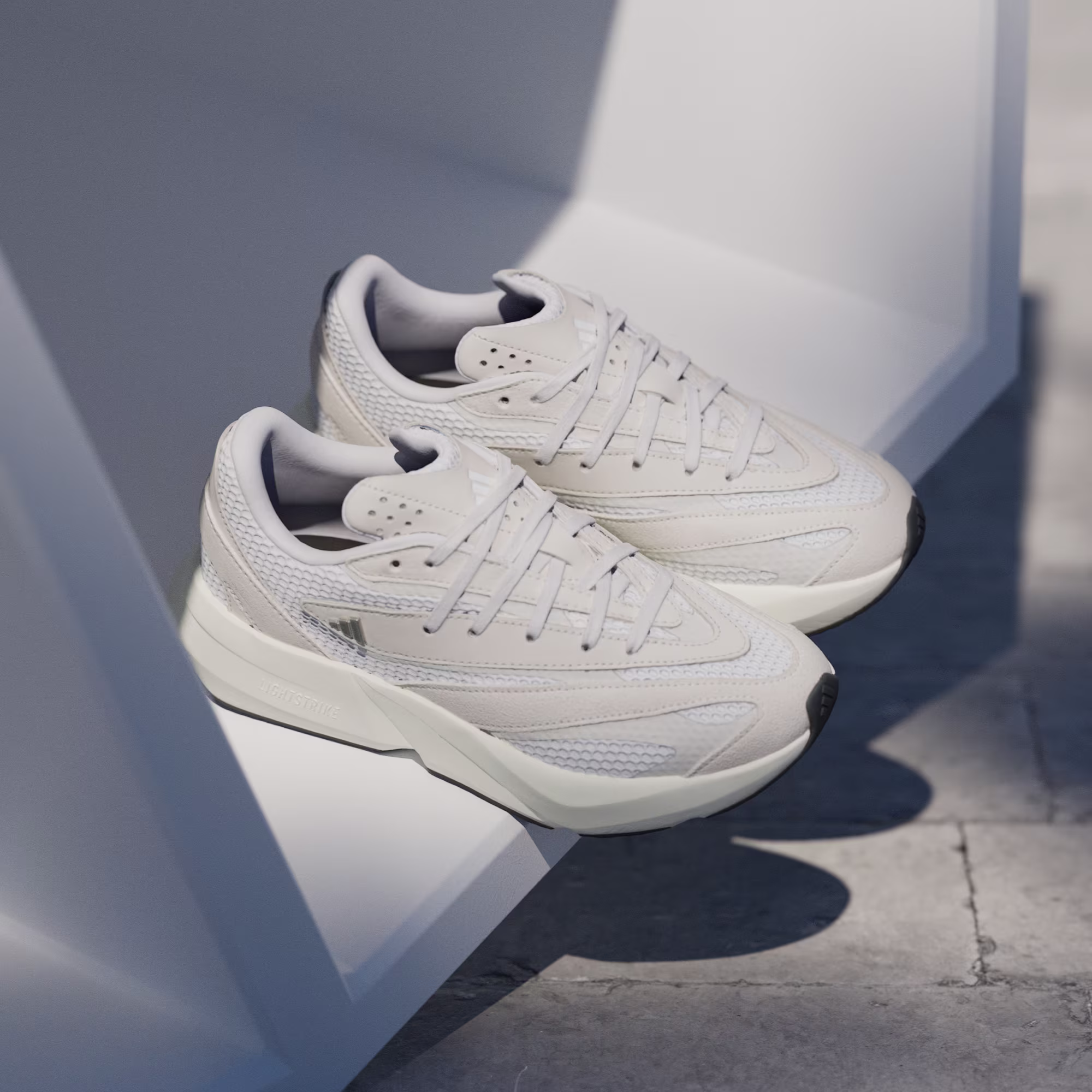 ქალის სპორტული ფეხსაცმელი LIGHTSTRIDE