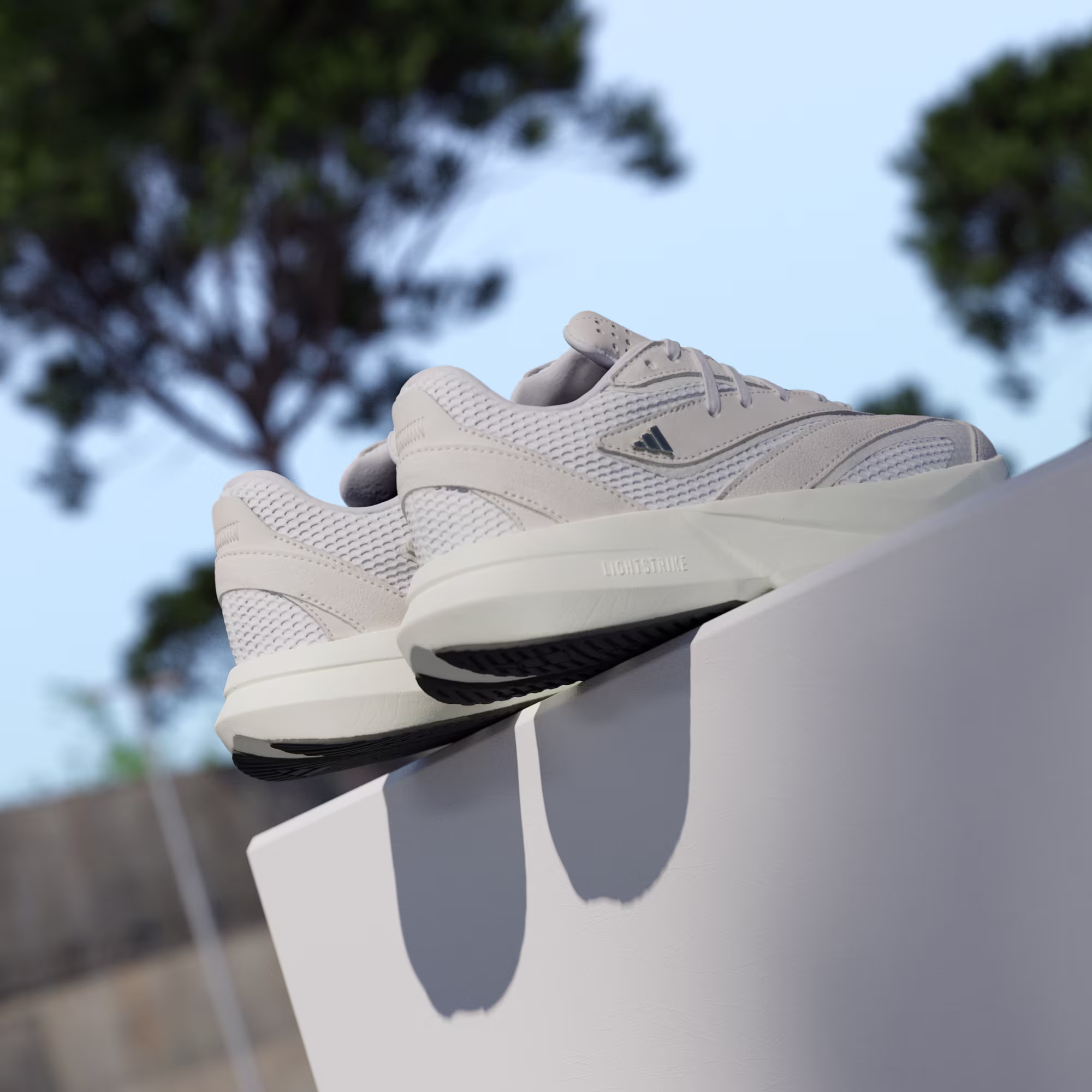 ქალის სპორტული ფეხსაცმელი LIGHTSTRIDE