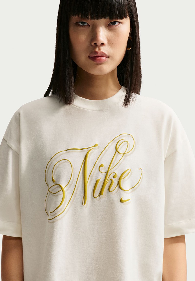 ქალის მაისური