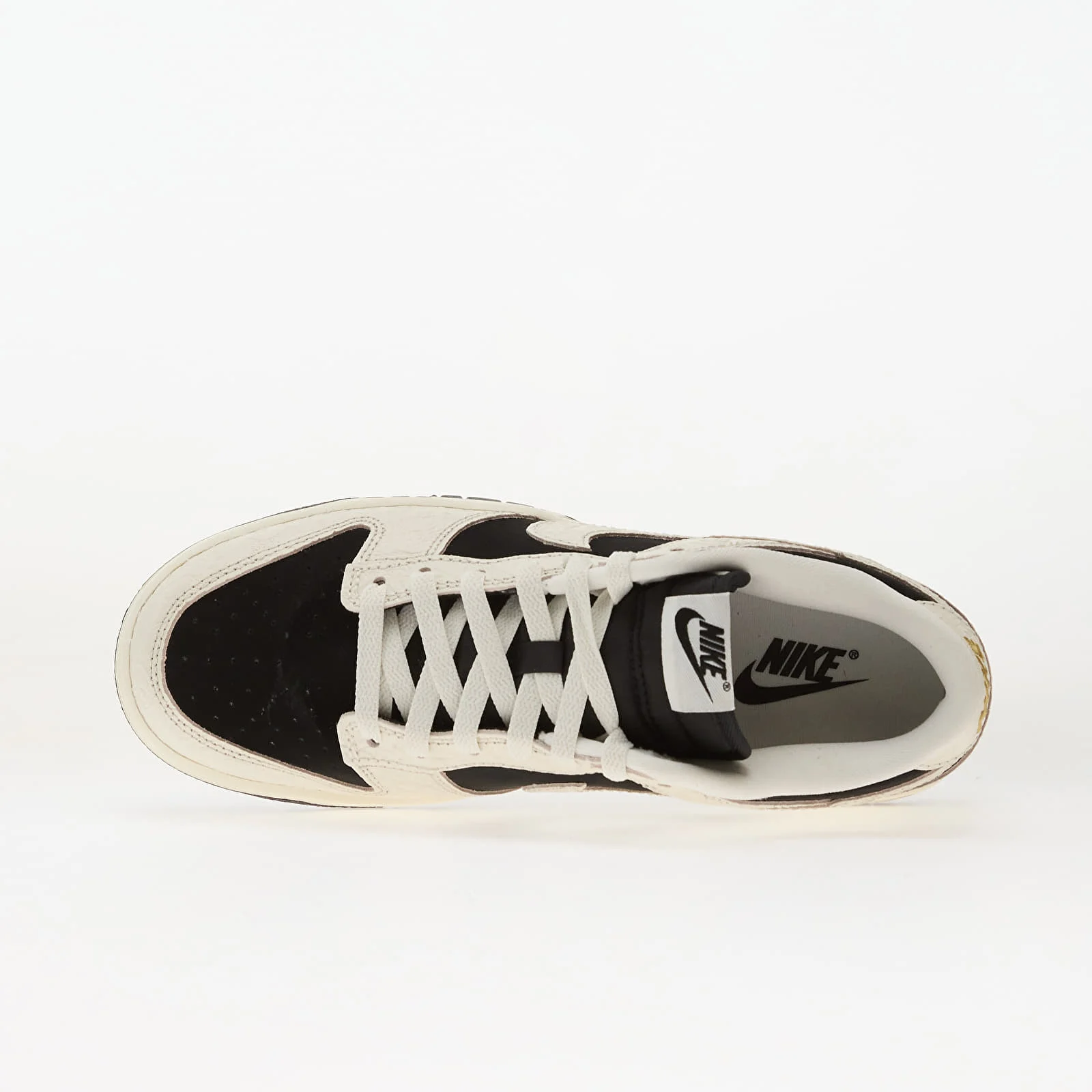 ქალის სპორტული ფეხსაცმელი