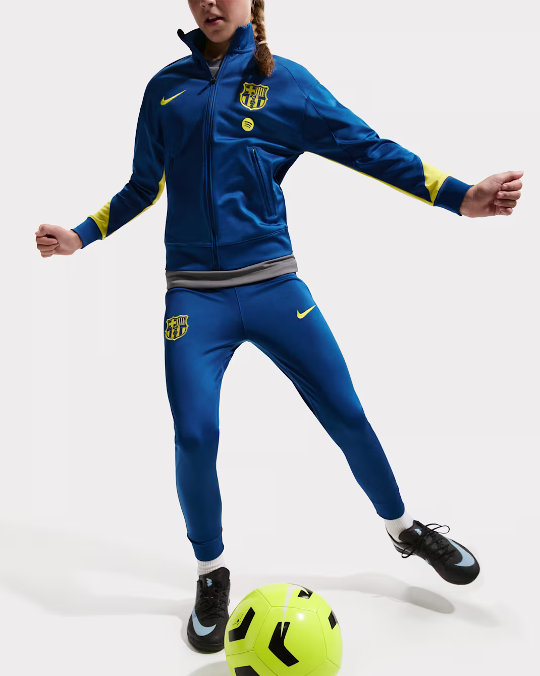 ბავშვის სპორტული კომპლექტი