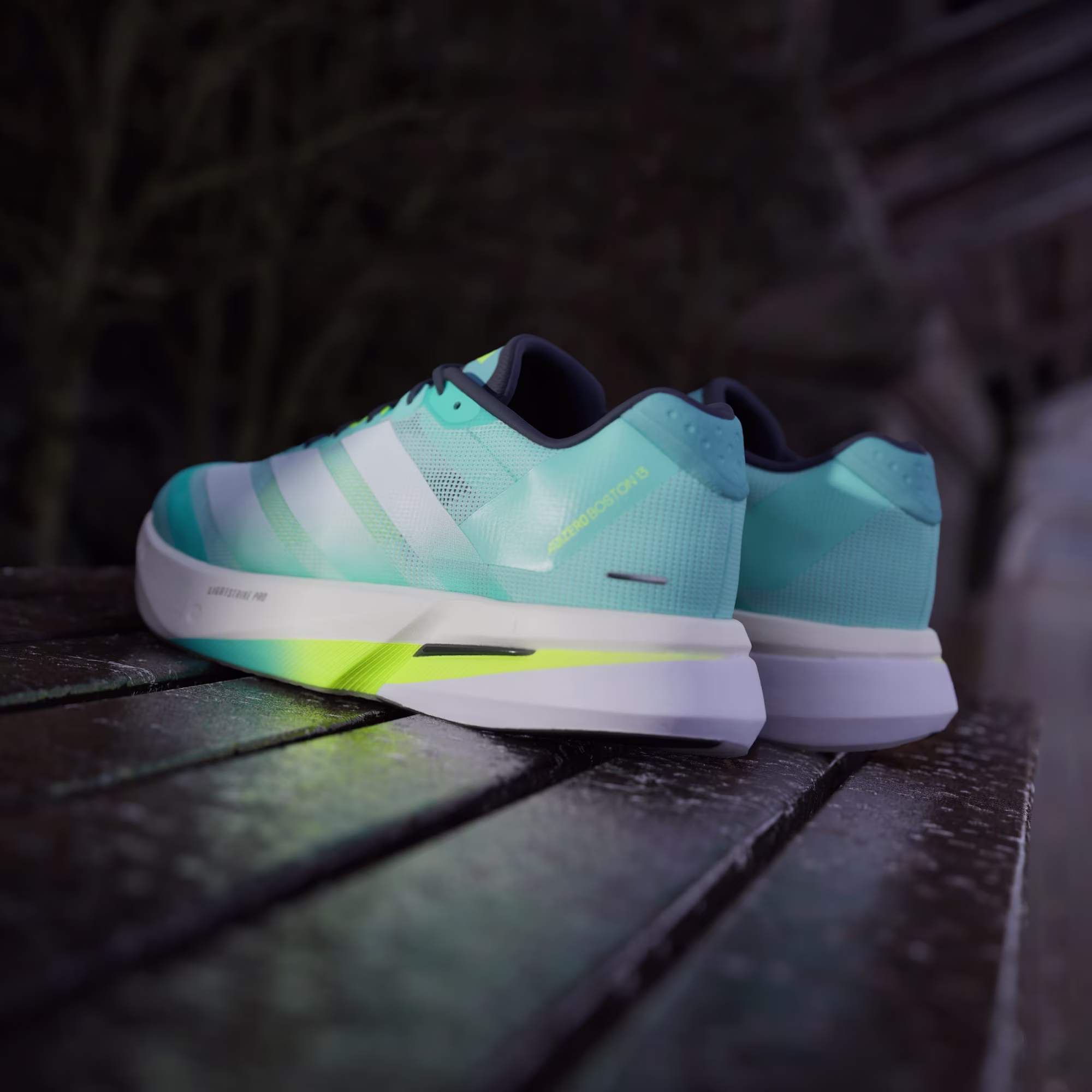Adidas მამაკაცის სპორტული ფეხსაცმელი
