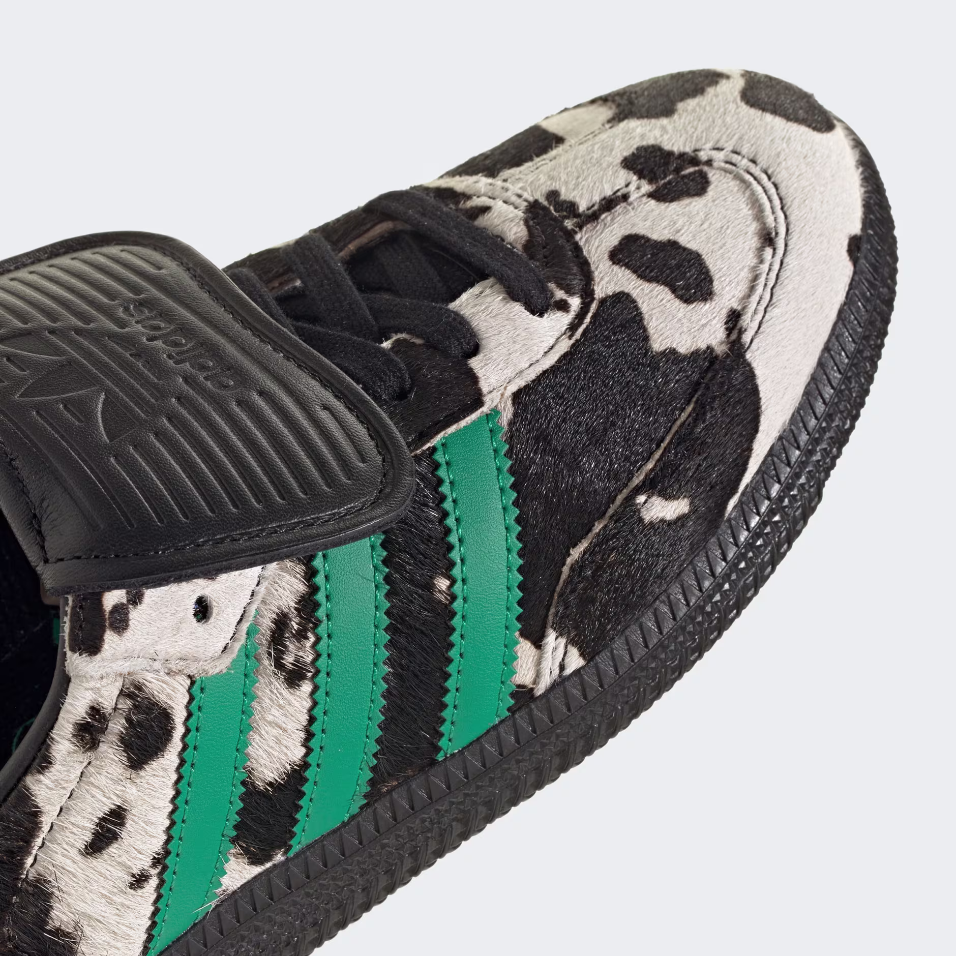 Adidas ქალის სპორტული ფეხსაცმელი