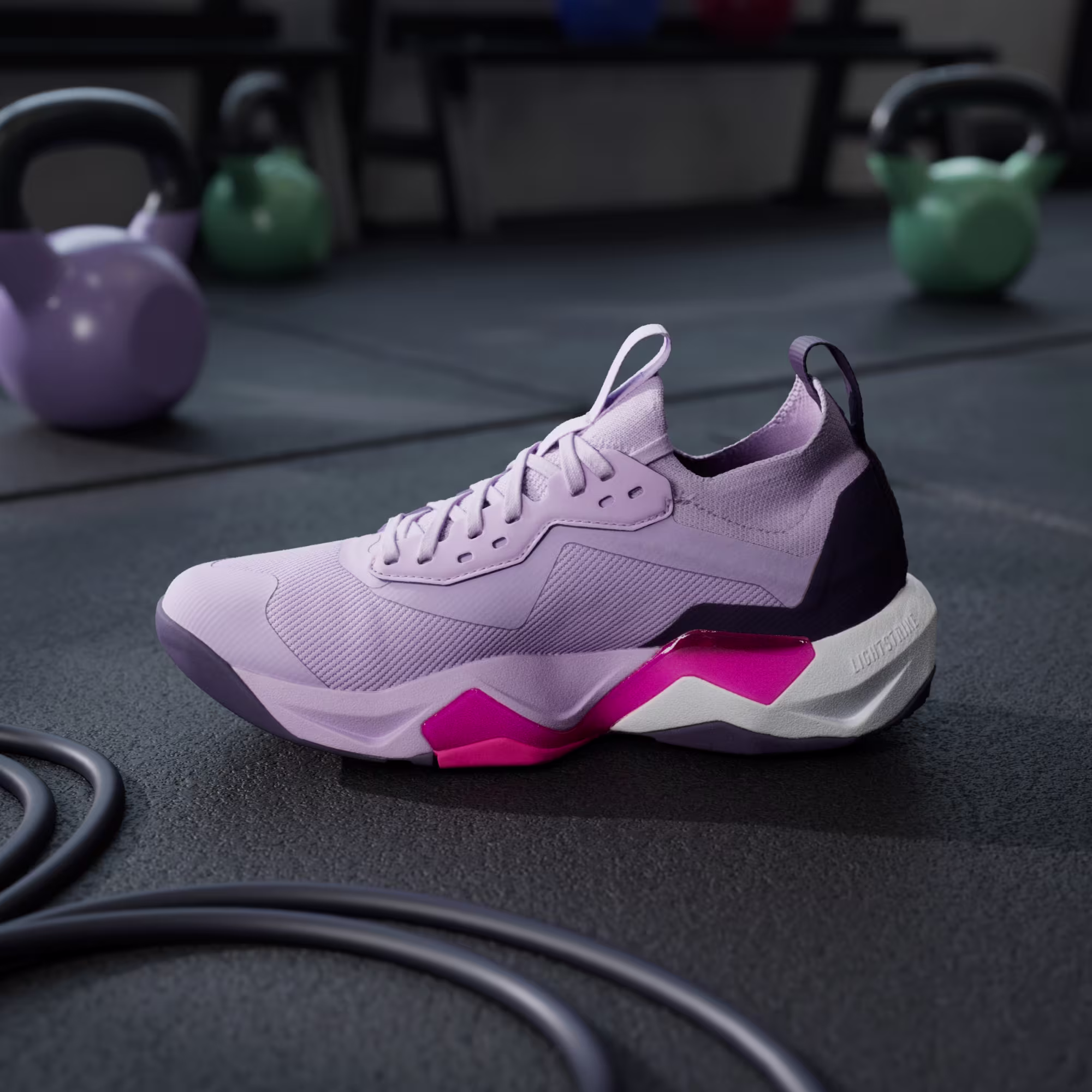 Adidas ქალის სპორტული ფეხსაცმელი