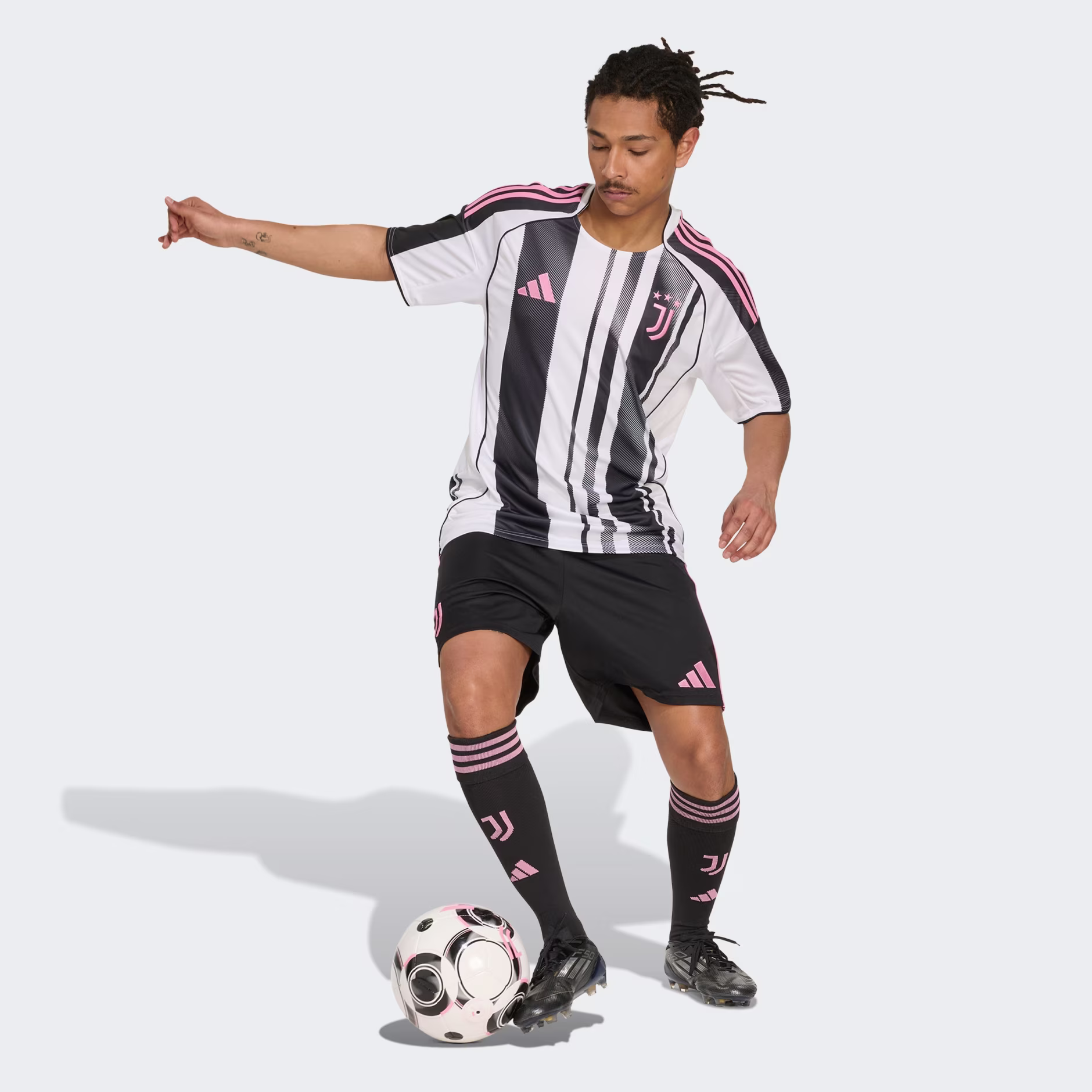 Adidas მამაკაცის შორტი