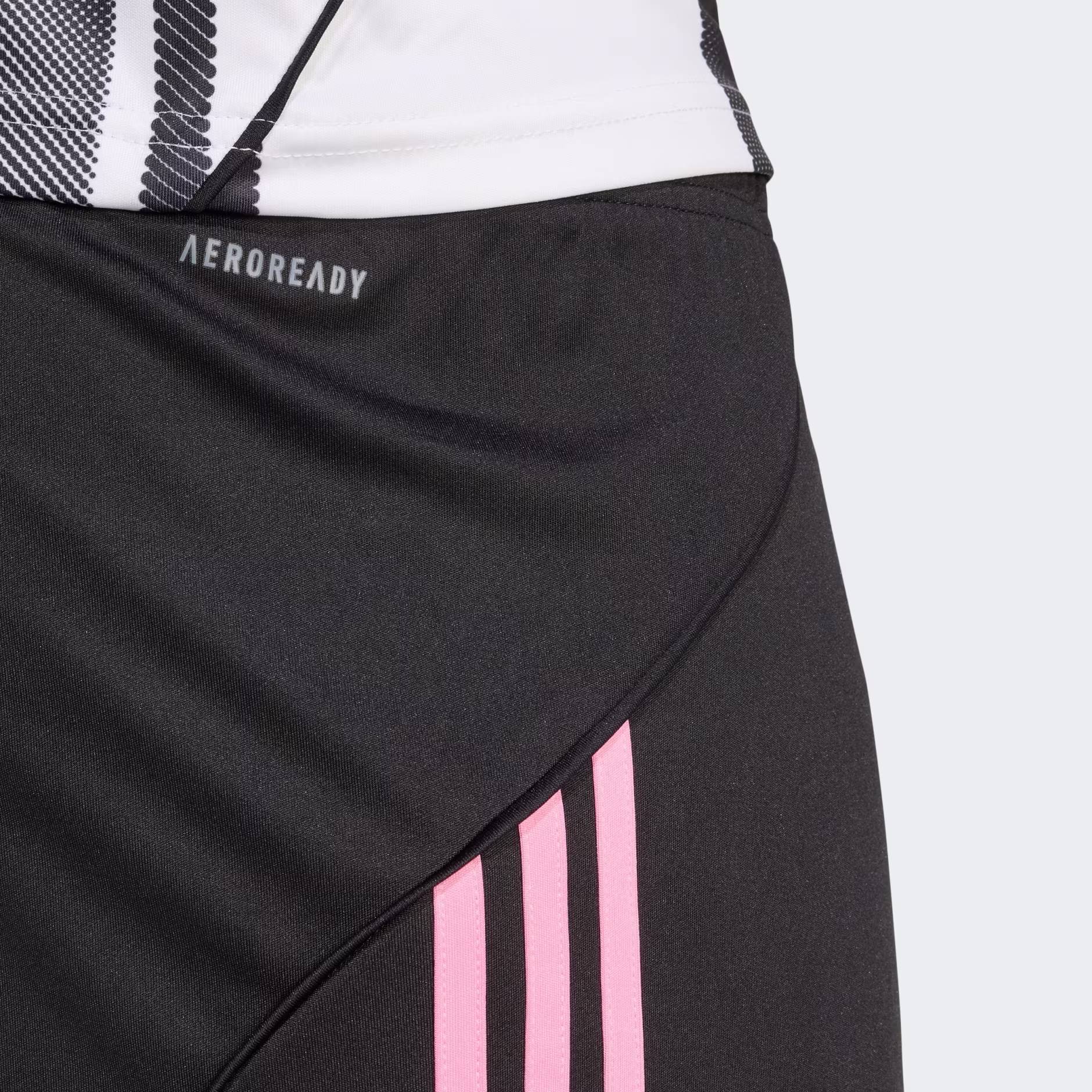 Adidas მამაკაცის შორტი