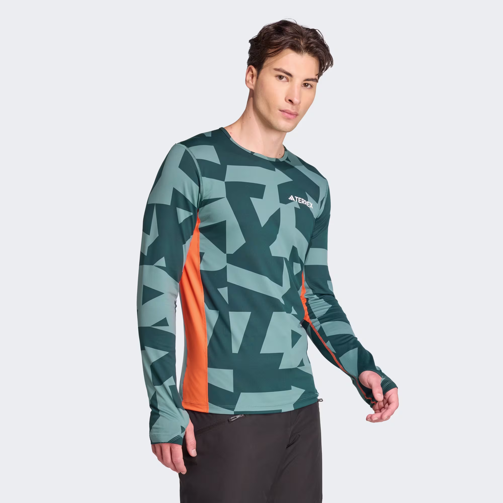 Adidas მამაკაცის ჯემპრი