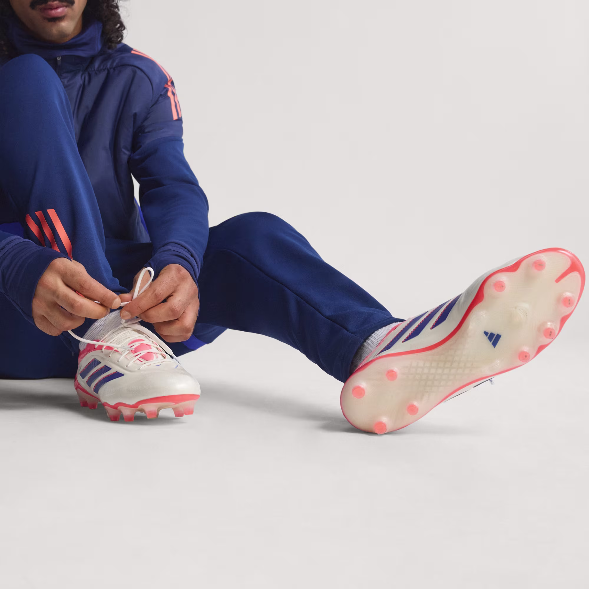 Adidas მამაკაცის სპორტული ფეხსაცმელი
