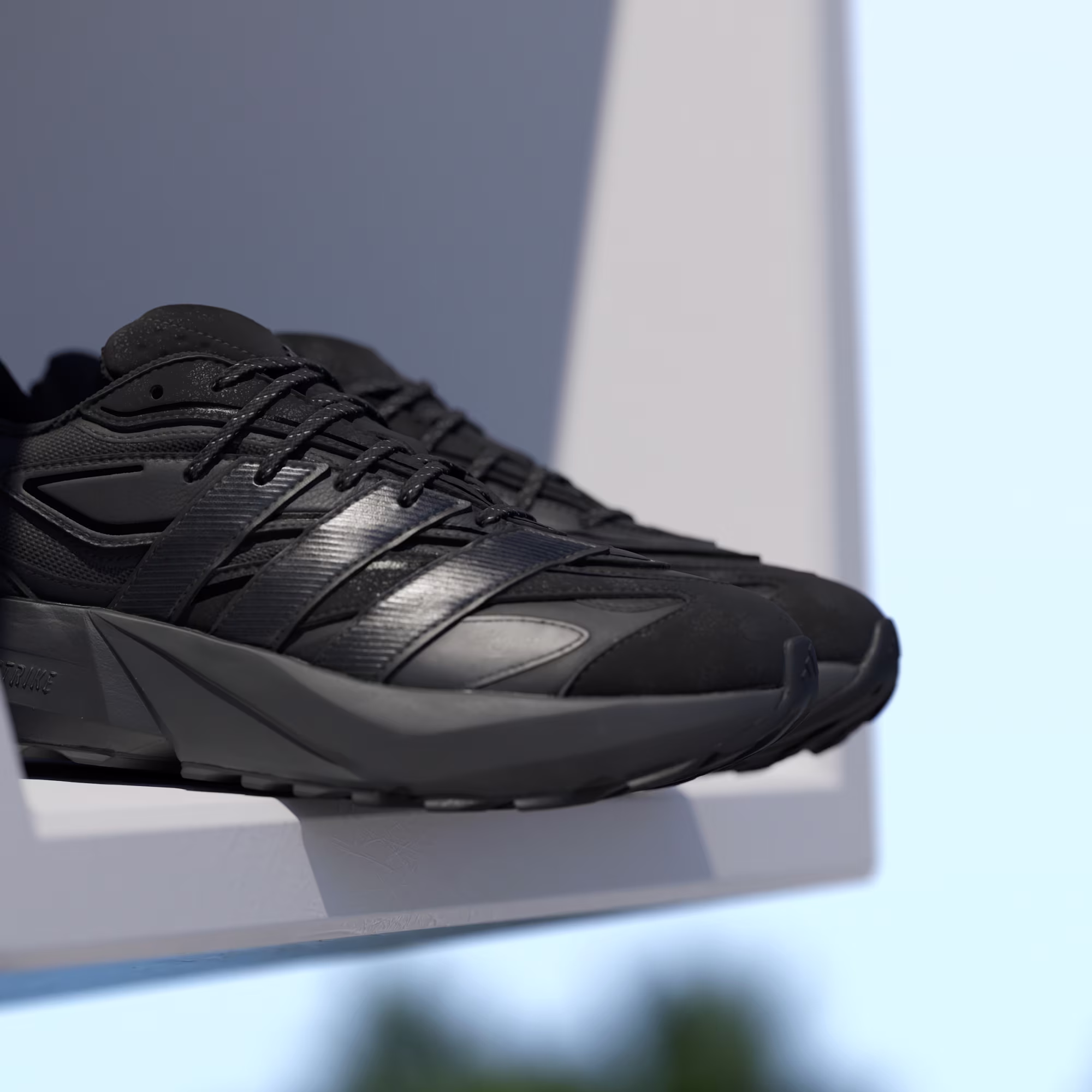 Adidas მამაკაცის სპორტული ფეხსაცმელი
