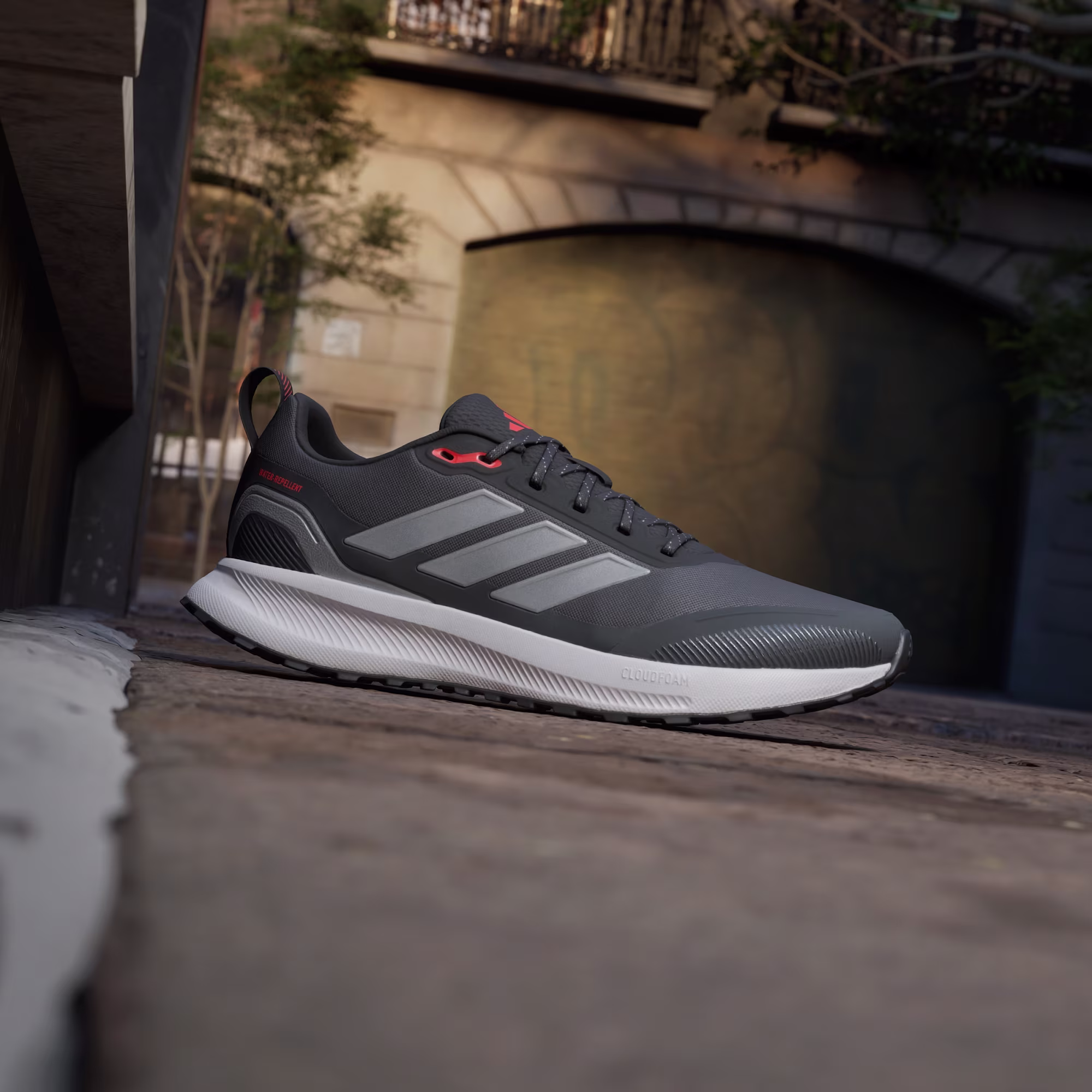 Adidas მამაკაცის სპორტული ფეხსაცმელი
