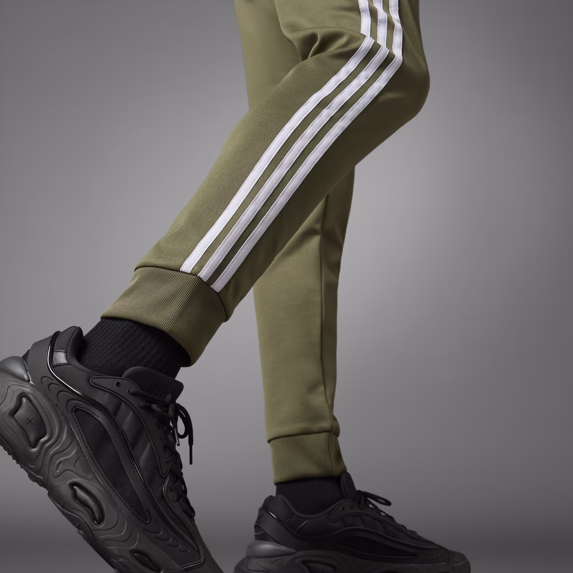 Adidas მამაკაცის შარვალი SST TP
