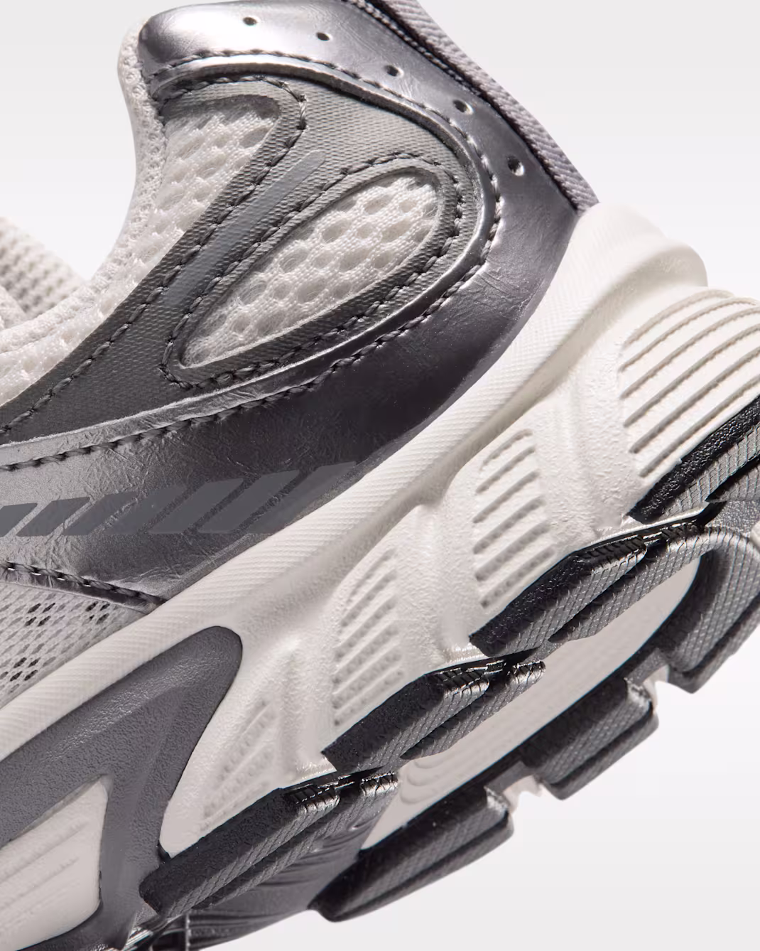 ბავშვის სპორტული ფეხსაცმელი NIKE V5 RNR (PS)