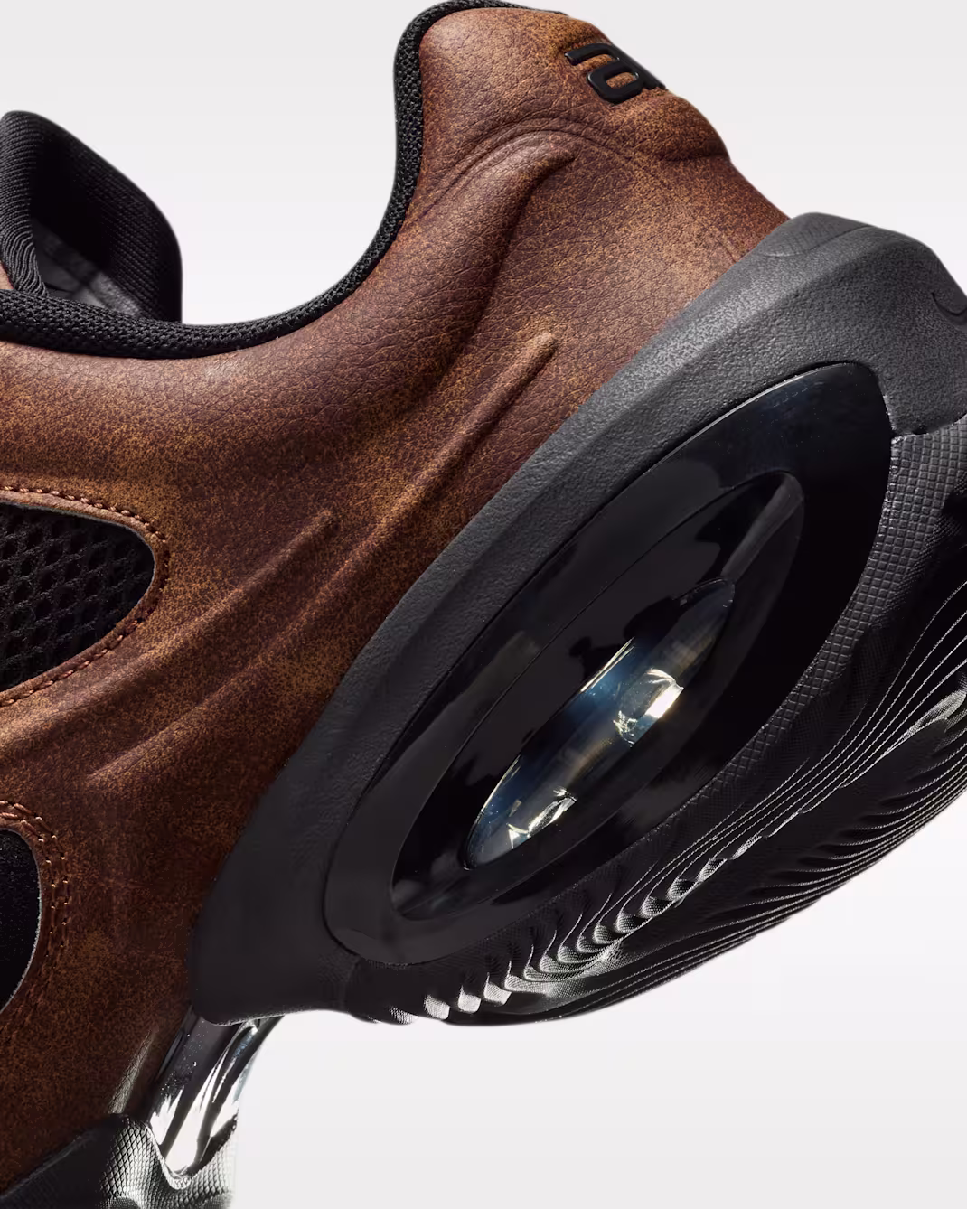 ქალის სპორტული ფეხსაცმელი