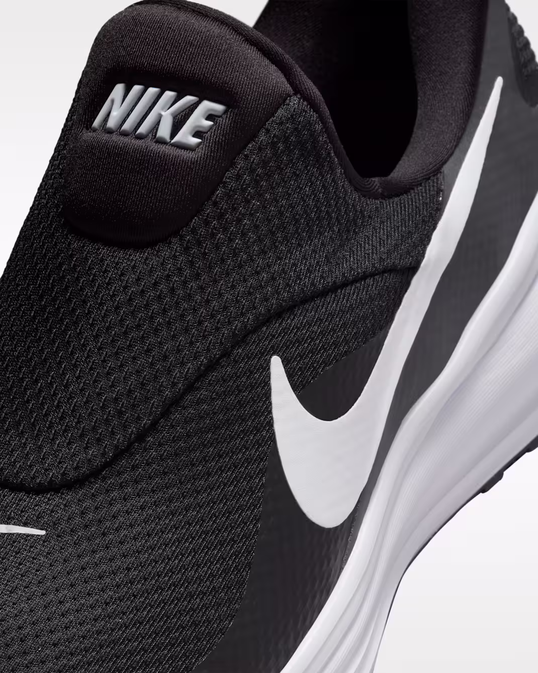 Nike მამაკაცის სპორტული ფეხსაცმელი NIKE REVOLUTION 8 EASYON