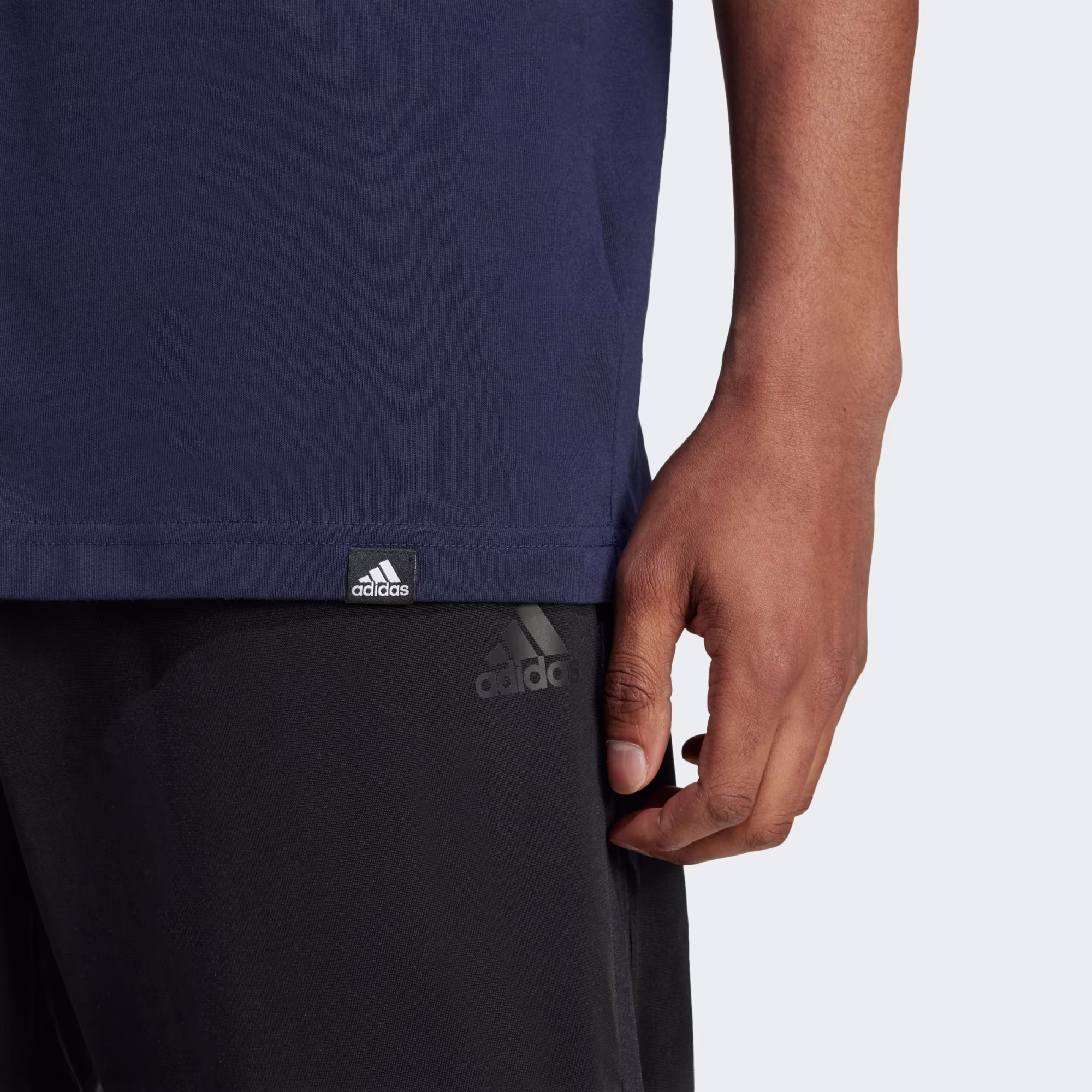 Adidas მამაკაცის მაისური M COLLEGIATE T