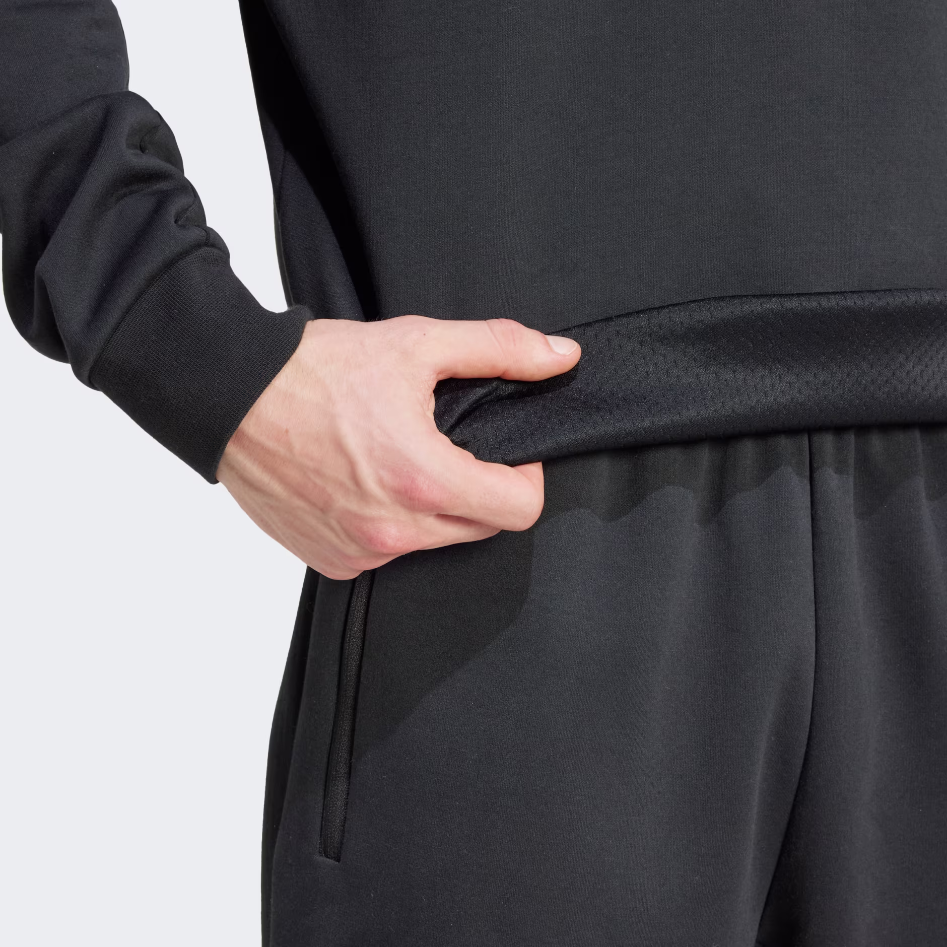 Adidas მამაკაცის ჯემპრი M Z.N.E. CRW