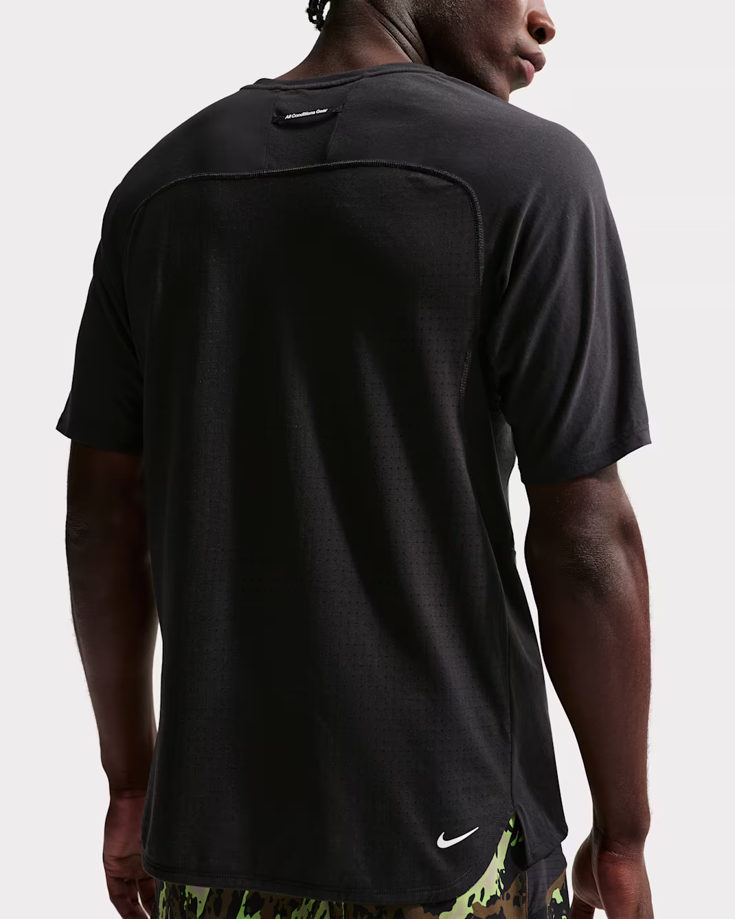 Nike მამაკაცის მაისური M ACG DFADV SOLAR CHASE SS