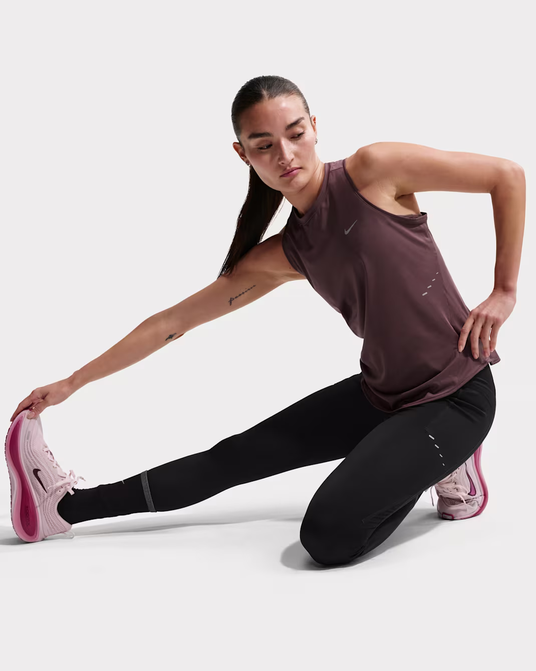 Nike ქალის მაისური W NK SWIFT DF TANK TOP