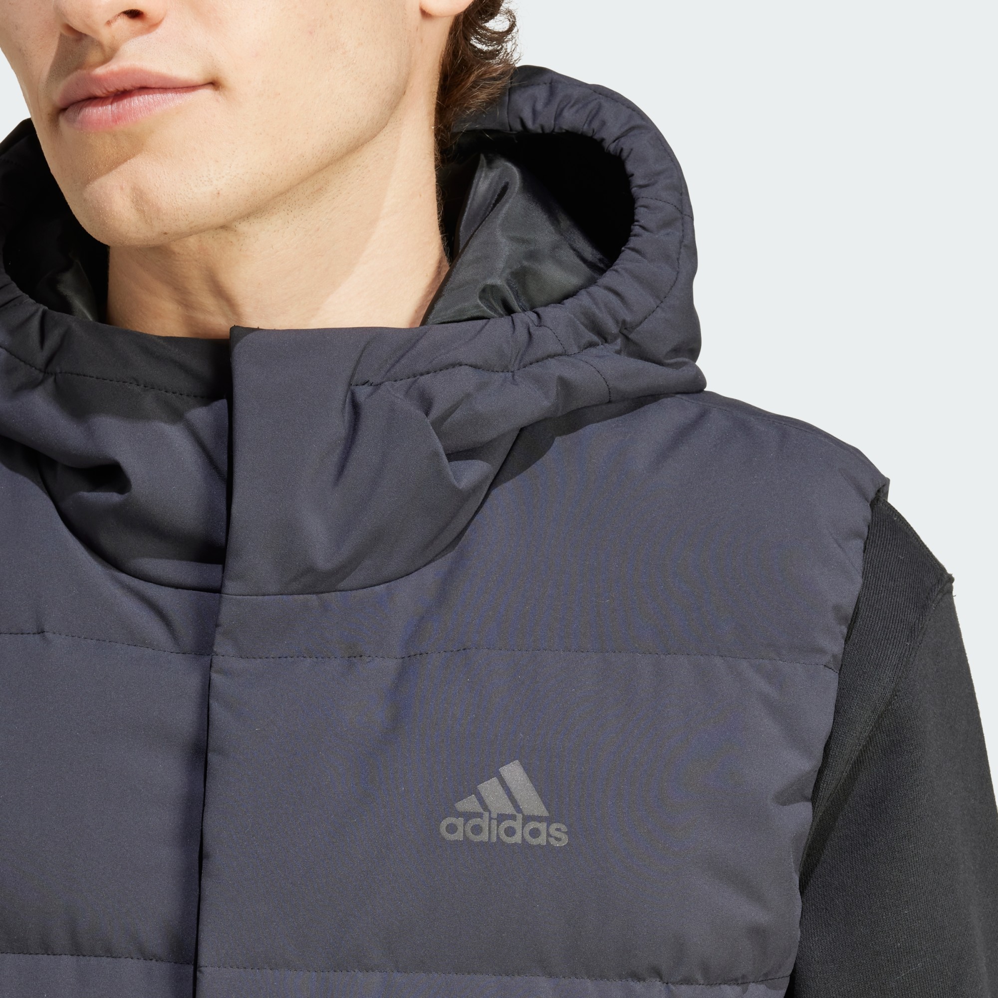 Adidas მამაკაცის ქურთუკი HELIONIC VEST