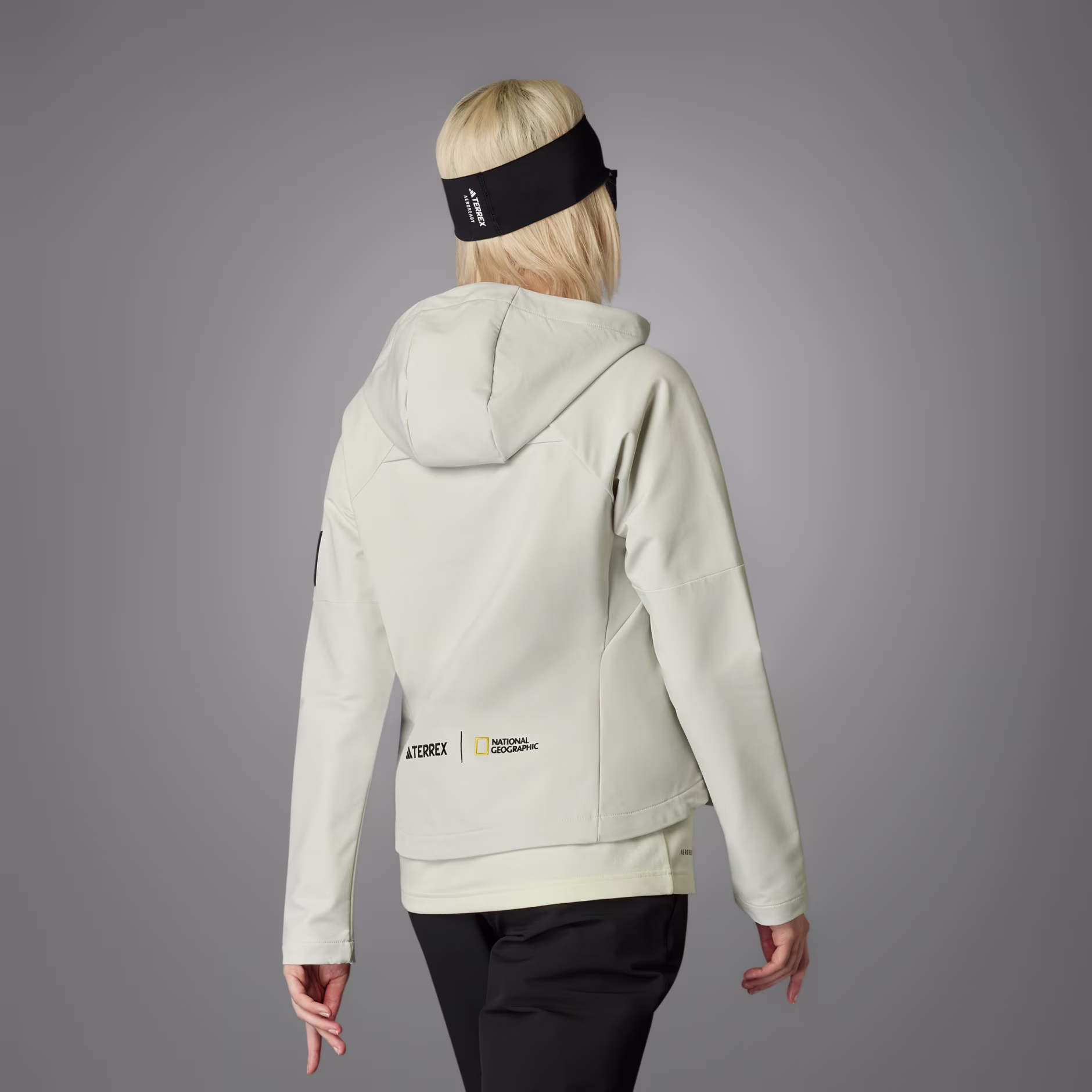 Adidas ქალის  ქურთუკი NG W DWR JKT
